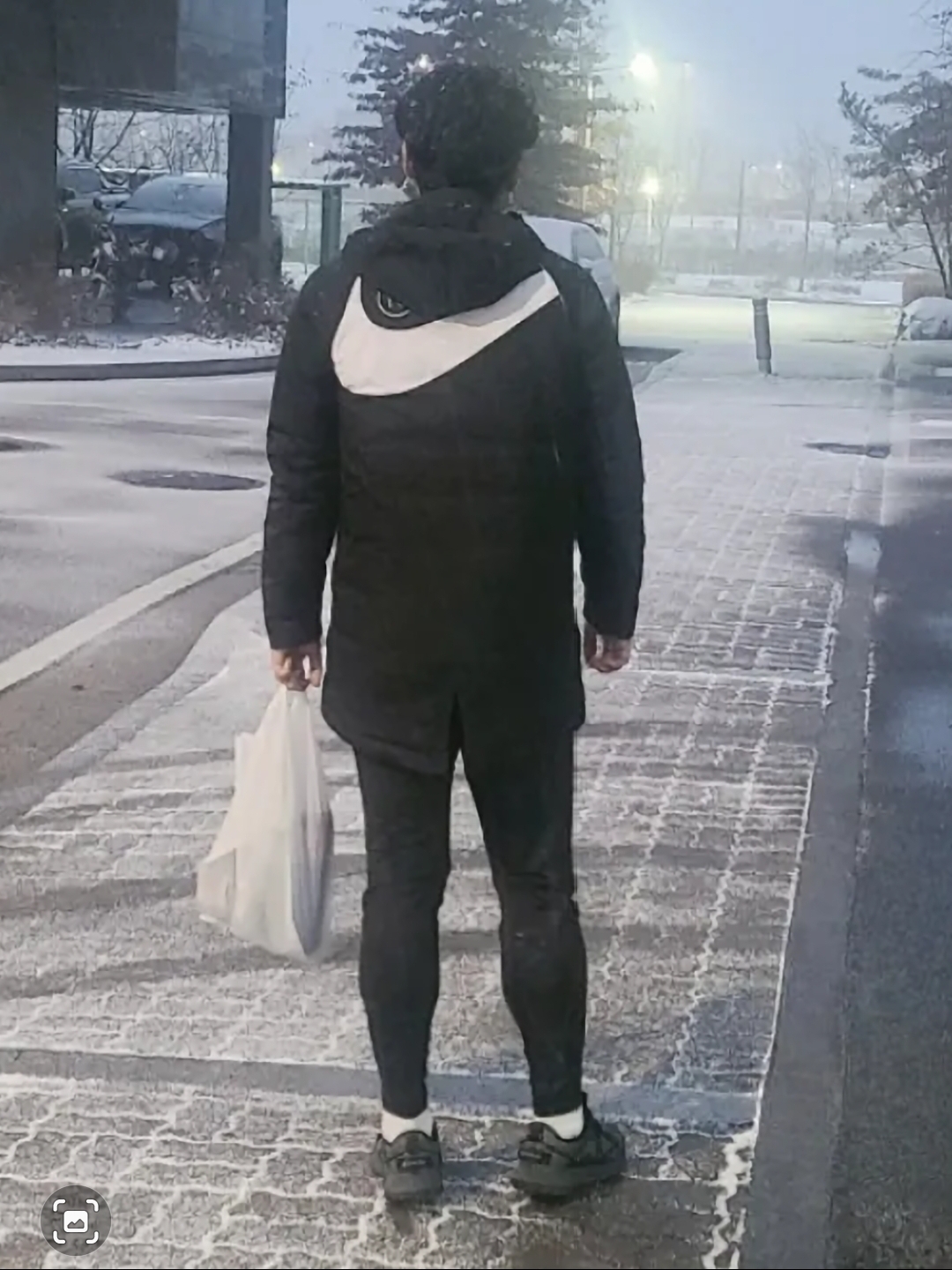 Nike ACG Mountain Fly Low Gore-Tex SE Dark Smoke Grey 착용 스타일