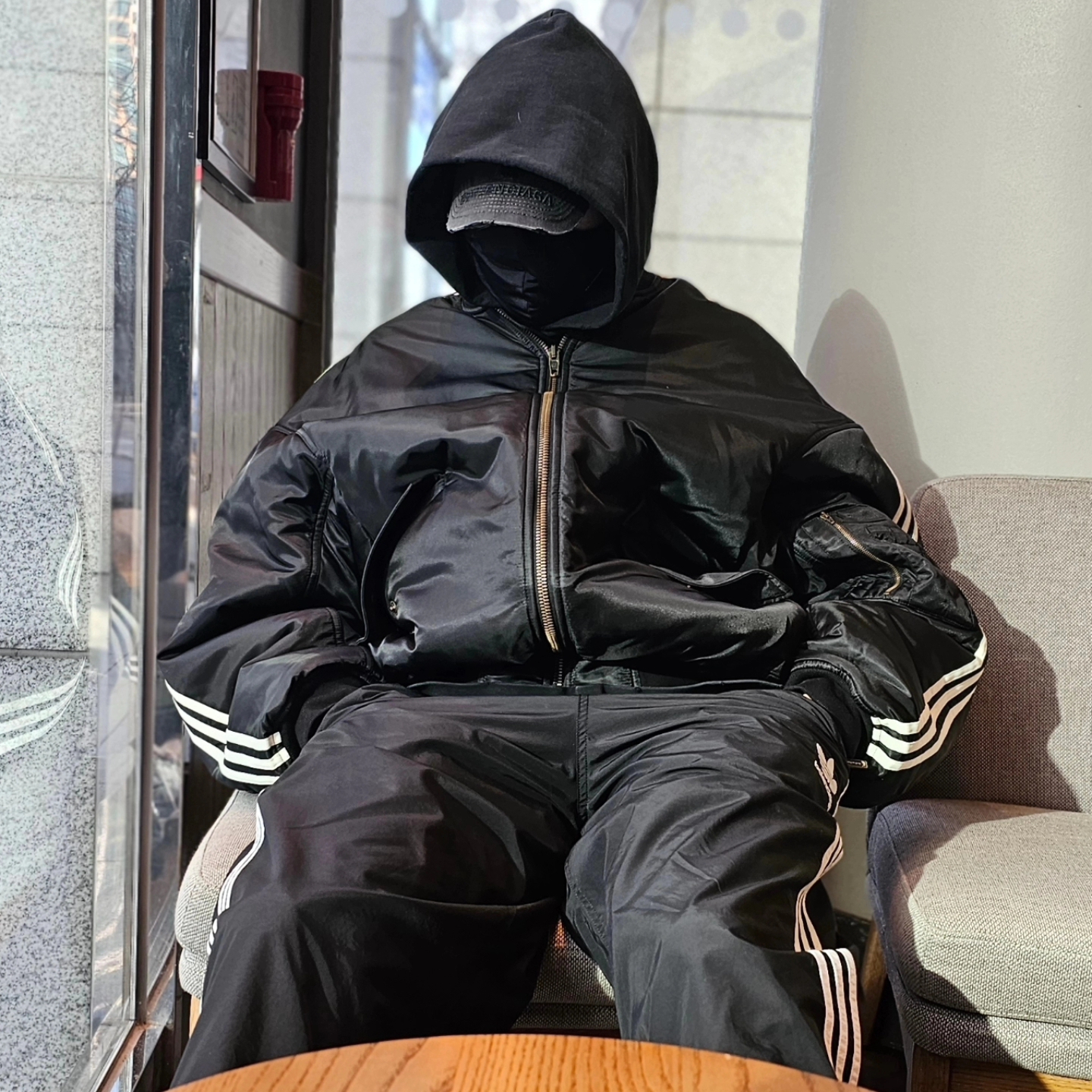 Balenciaga x Adidas Tracksuit Trousers Black, Balenciaga x Adidas Bomber Jacket Black 착용 스타일 - 5