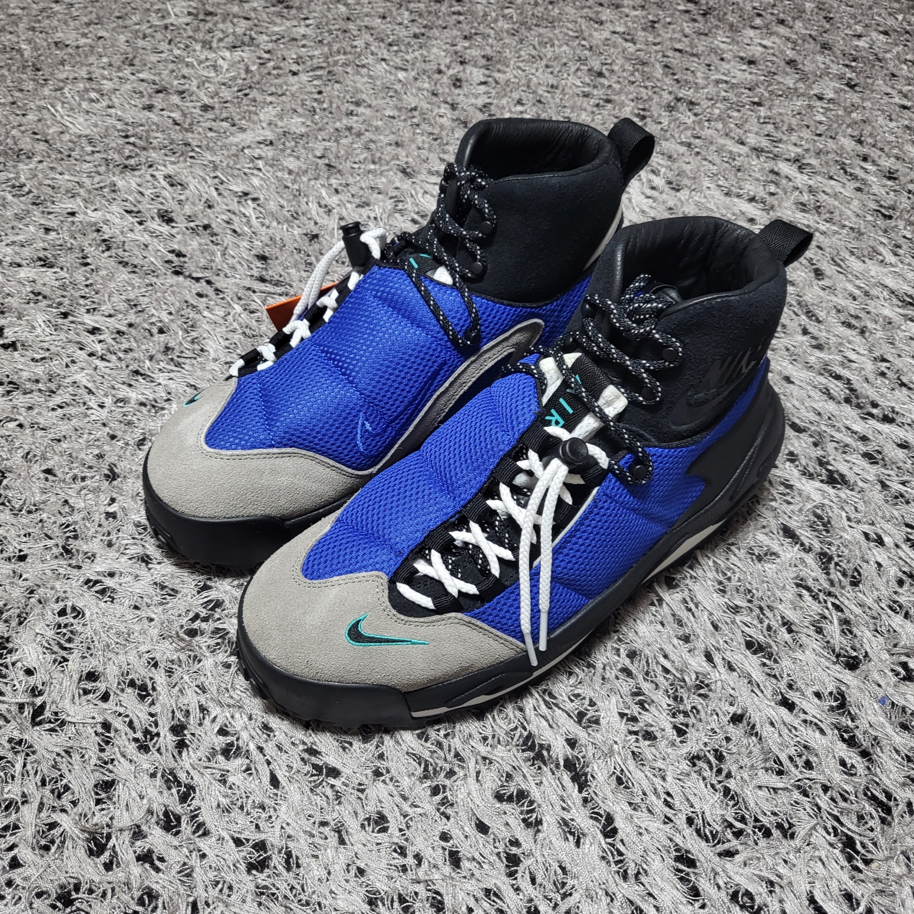 Nike x Sacai Magmascape SP Varsity Royal 착용 스타일