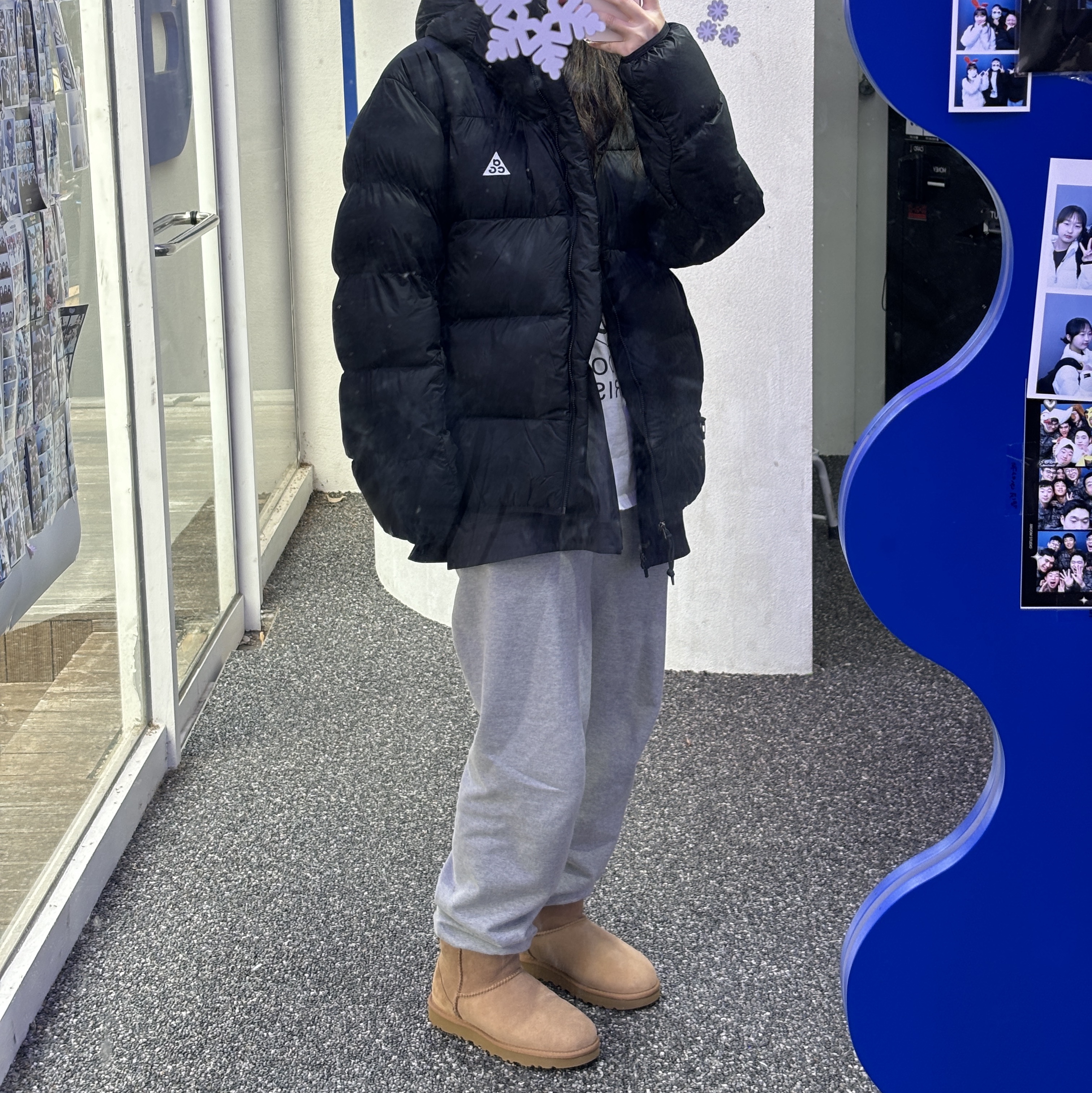 (W) UGG Classic Mini II Boots Chestnut, Nike ACG Therma-Fit ADV Lunar Lake Puffer Jacket Black - Asia 착용 스타일
