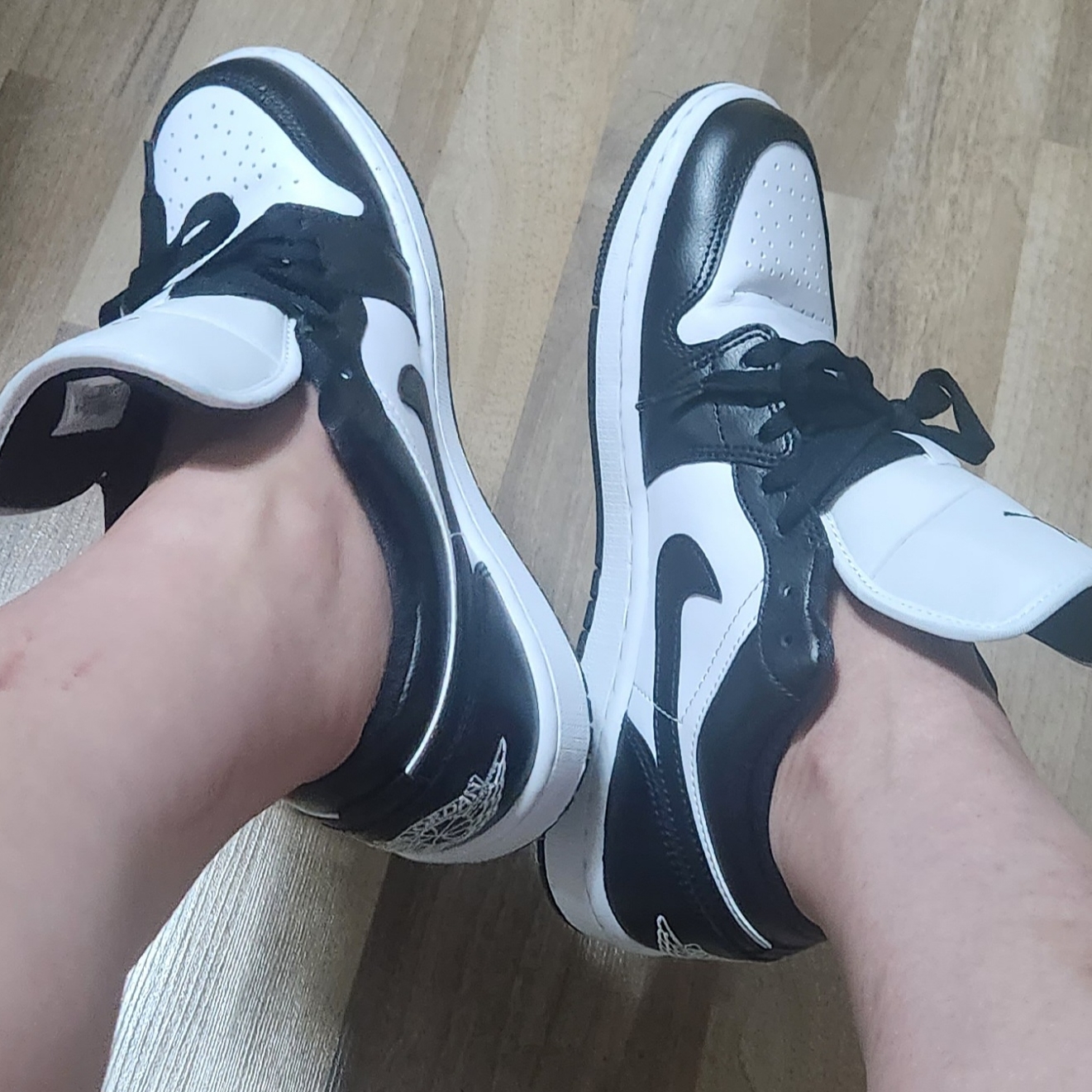 (W) Jordan 1 Low Black and White 착용 스타일