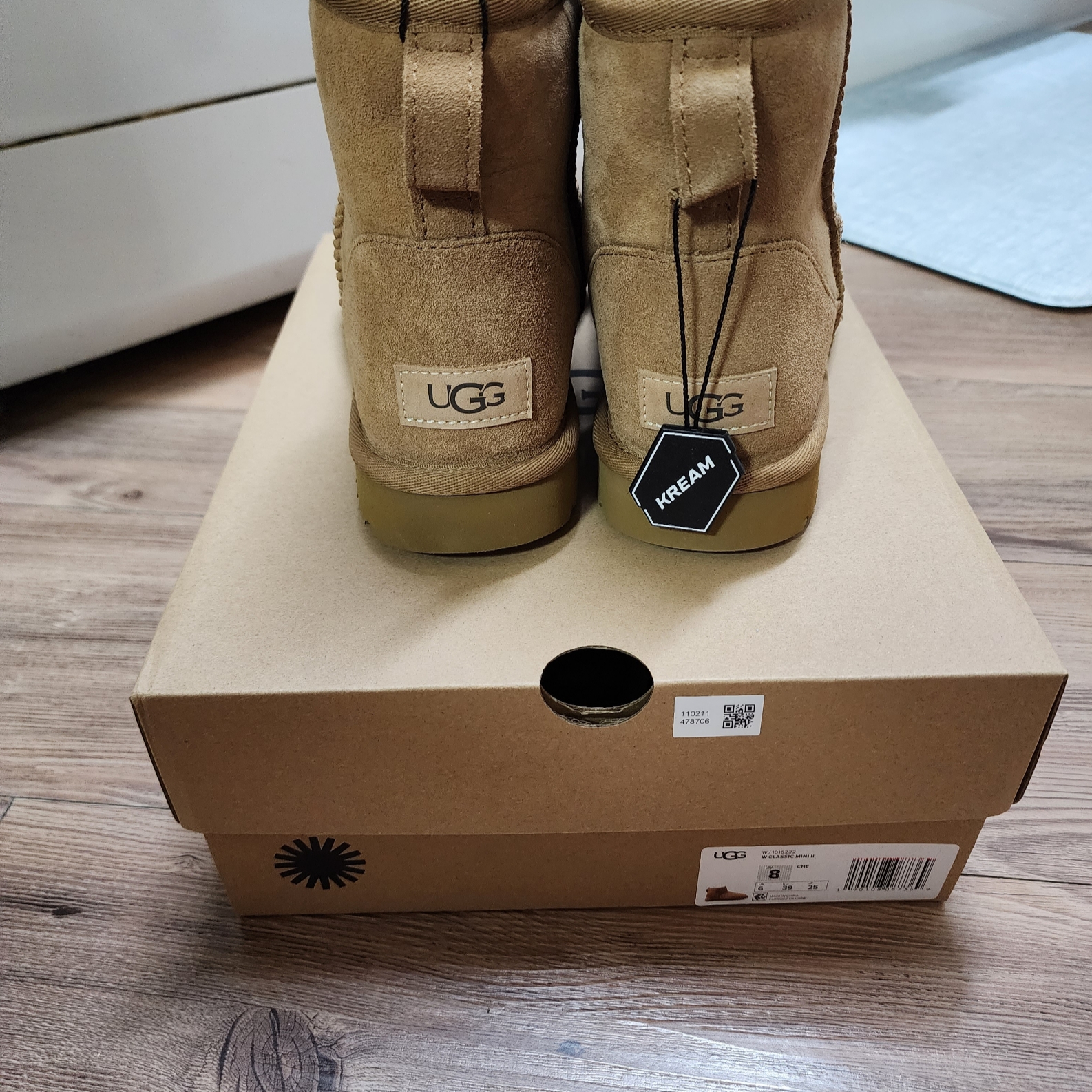 (W) UGG Classic Mini II Boots Chestnut 착용 스타일 - 2