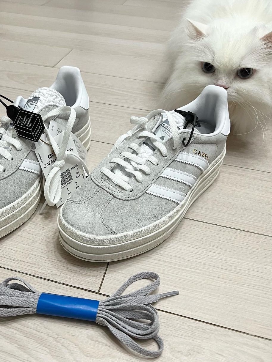 (W) Adidas Gazelle Bold Grey Cloud White 착용 스타일 - 2