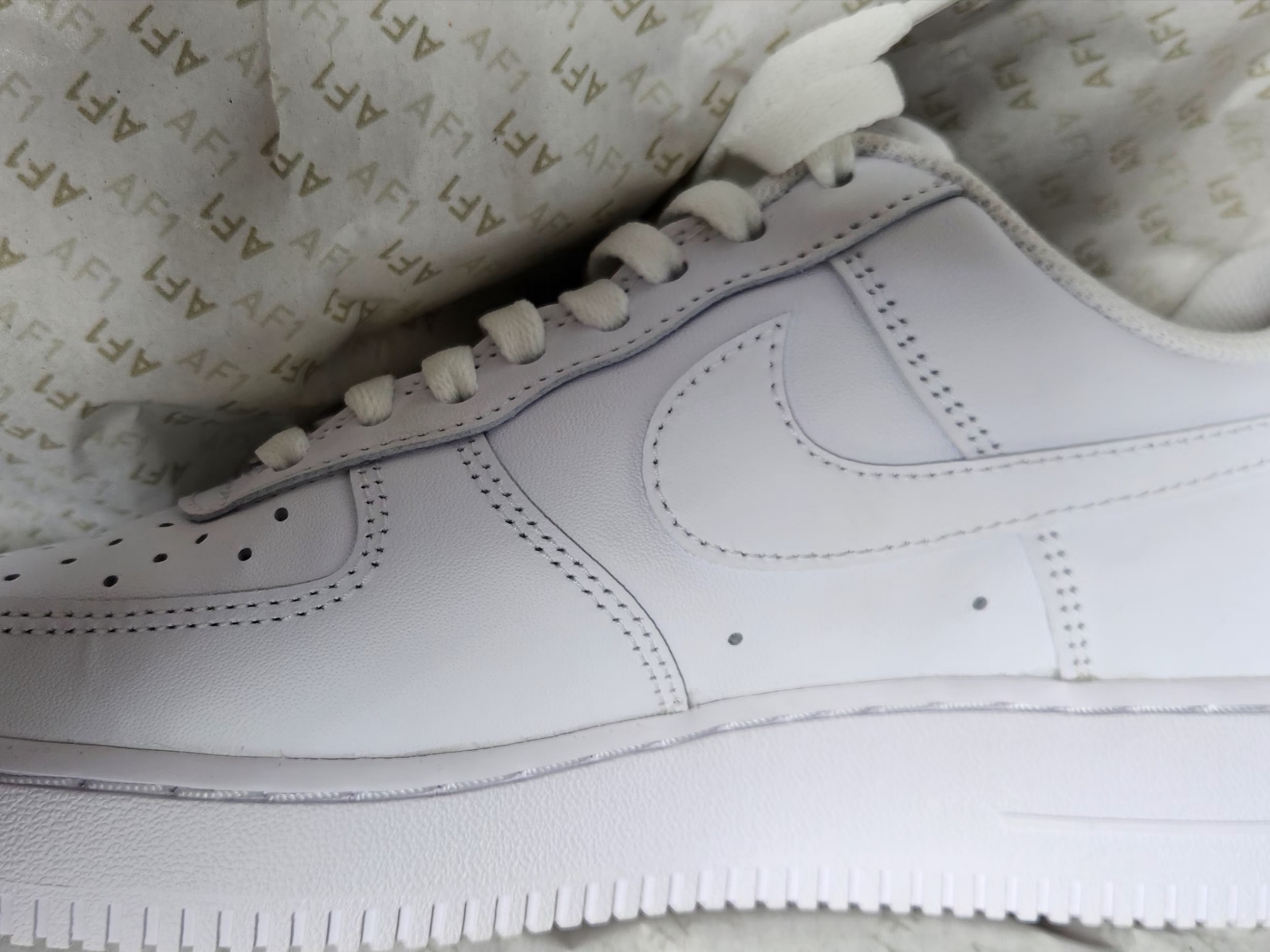 Nike Air Force 1 '07 Low White 착용 스타일