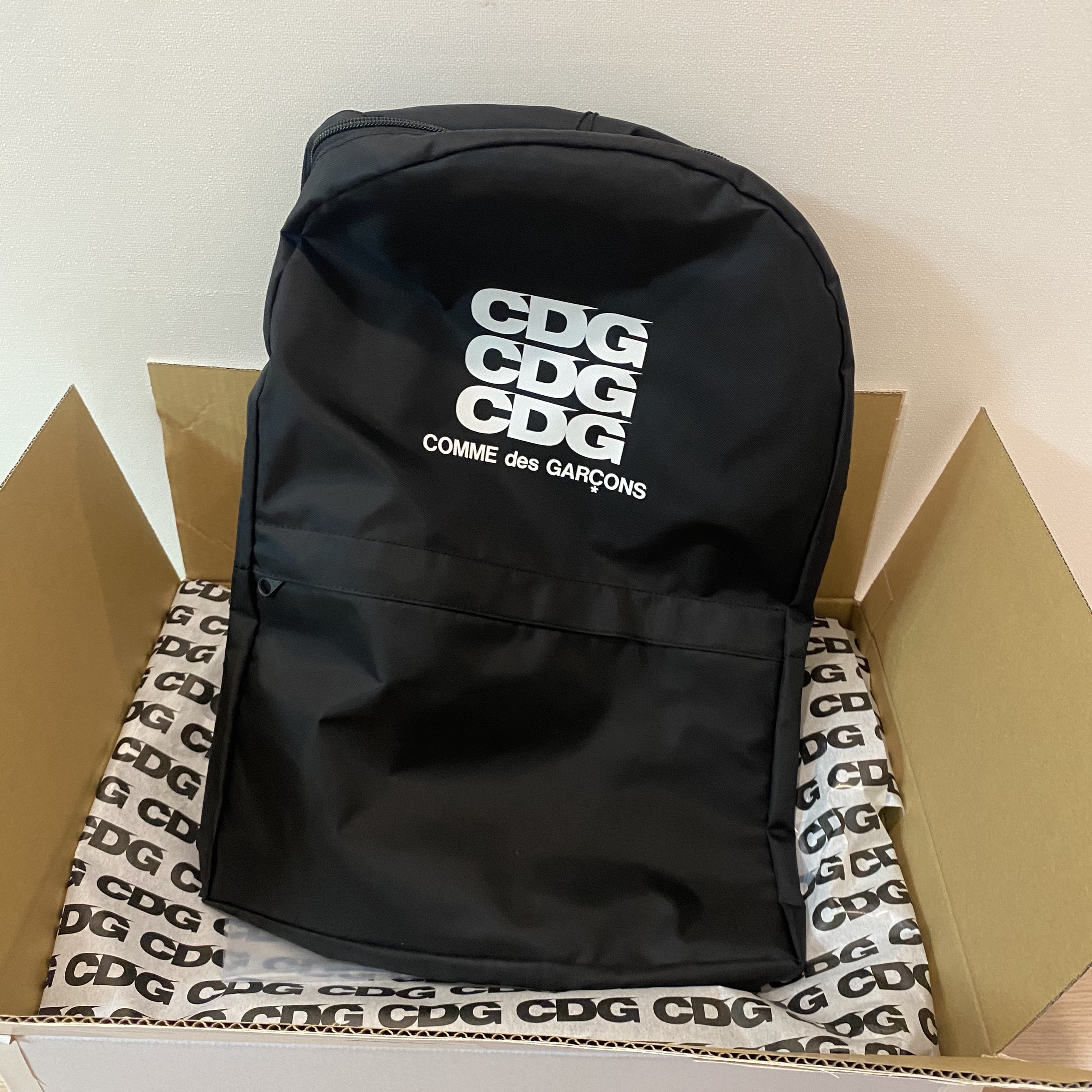 CDG Backpack Black 착용 스타일