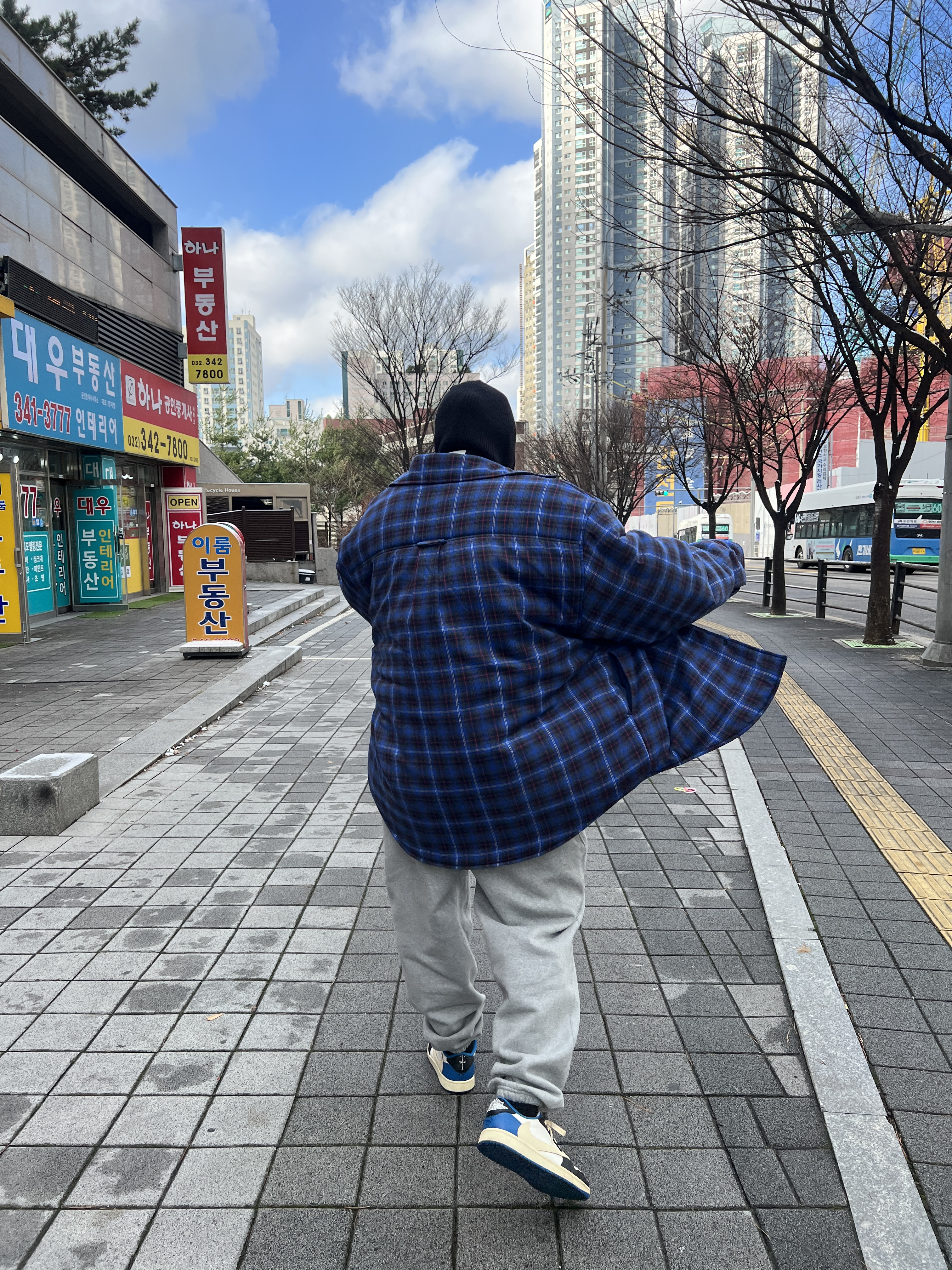 Project G/R Reversible Padded Check Shirt Navy, Nike x Stussy NRG Fleece Pants Dark Grey Heather (DO9340-063) 착용 스타일
