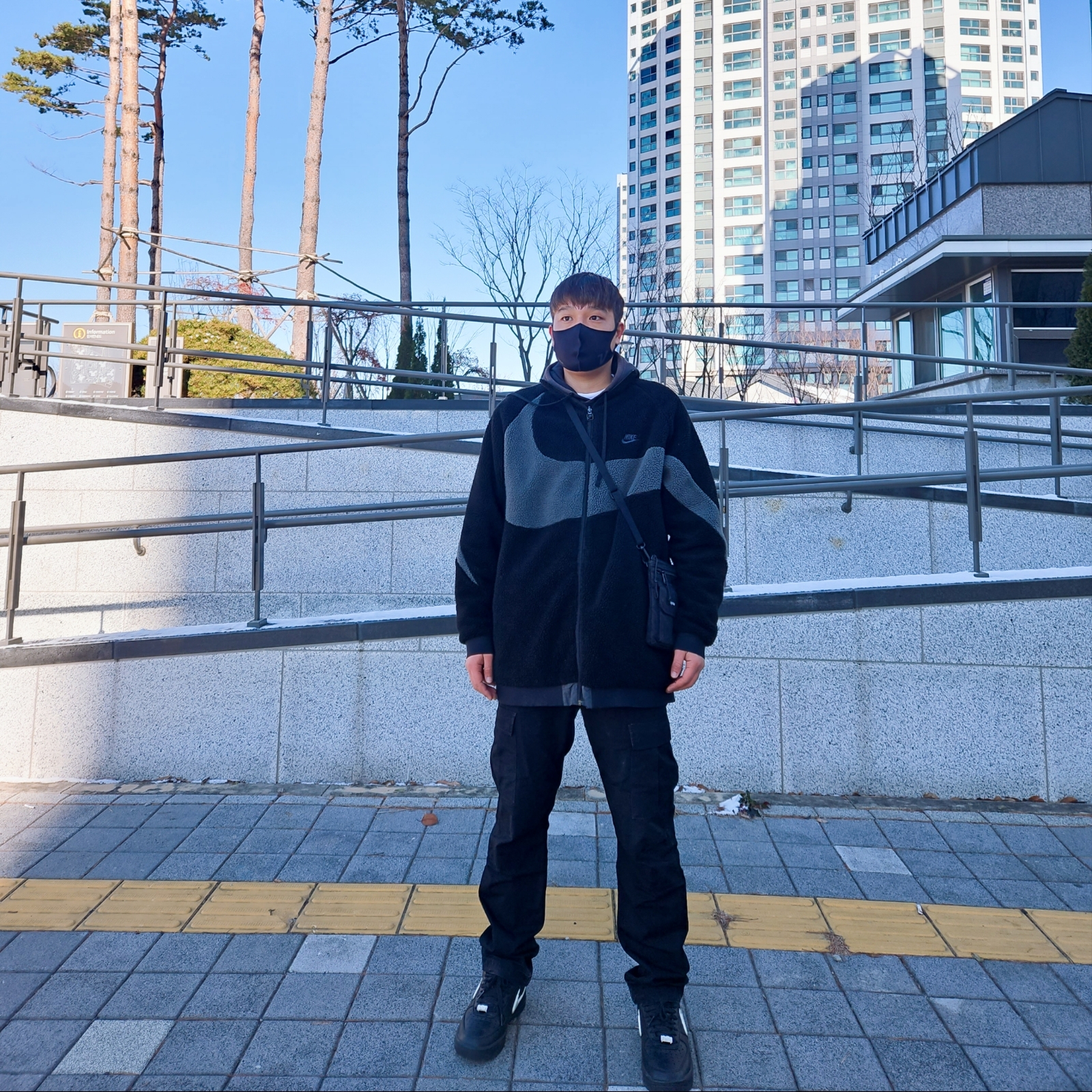 Nike x Ambush Air Force 1 Low SP Black, Carhartt WIP Aviation Pants Black Rinsed 착용 스타일