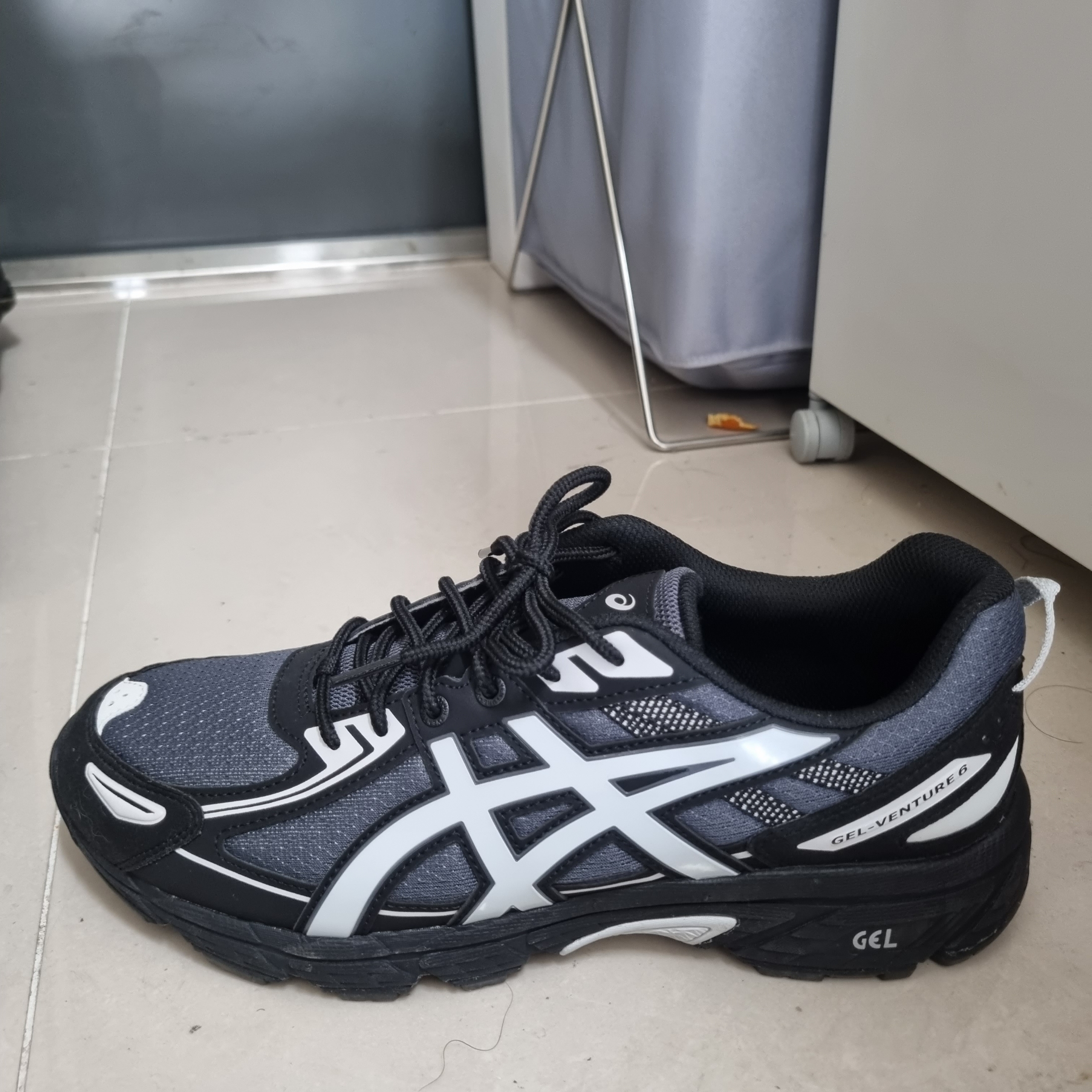 Asics Gel-Venture 6 Carrier Grey 착용 스타일