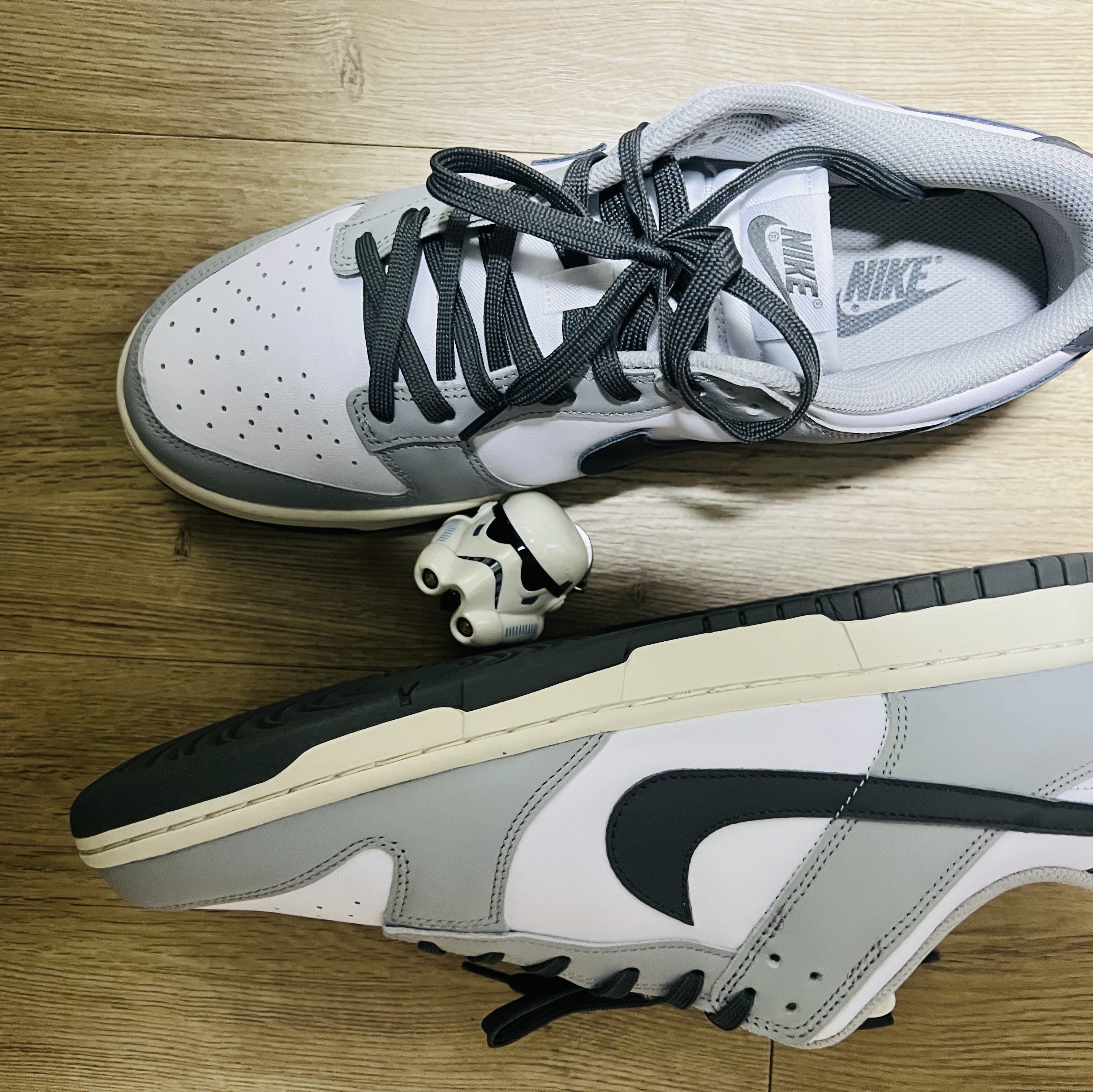 (W) Nike Dunk Low Light Smoke Grey 착용 스타일 - 1