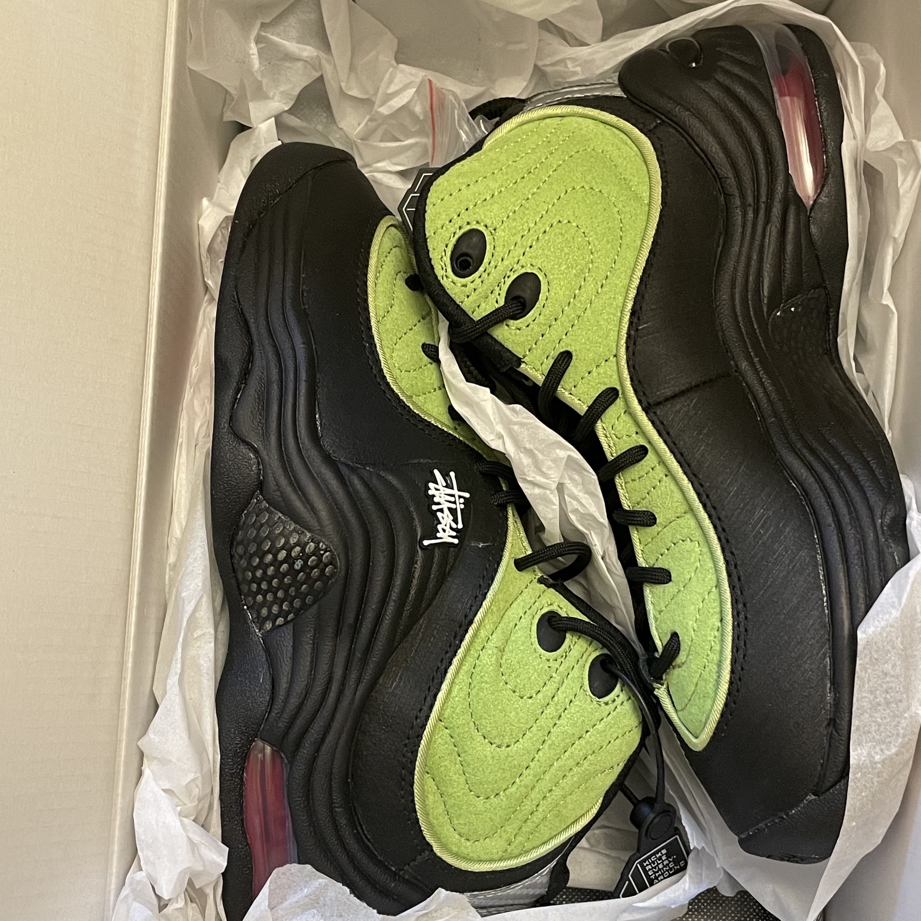 Nike x Stussy Air Penny II Vivid Green and Black 착용 스타일