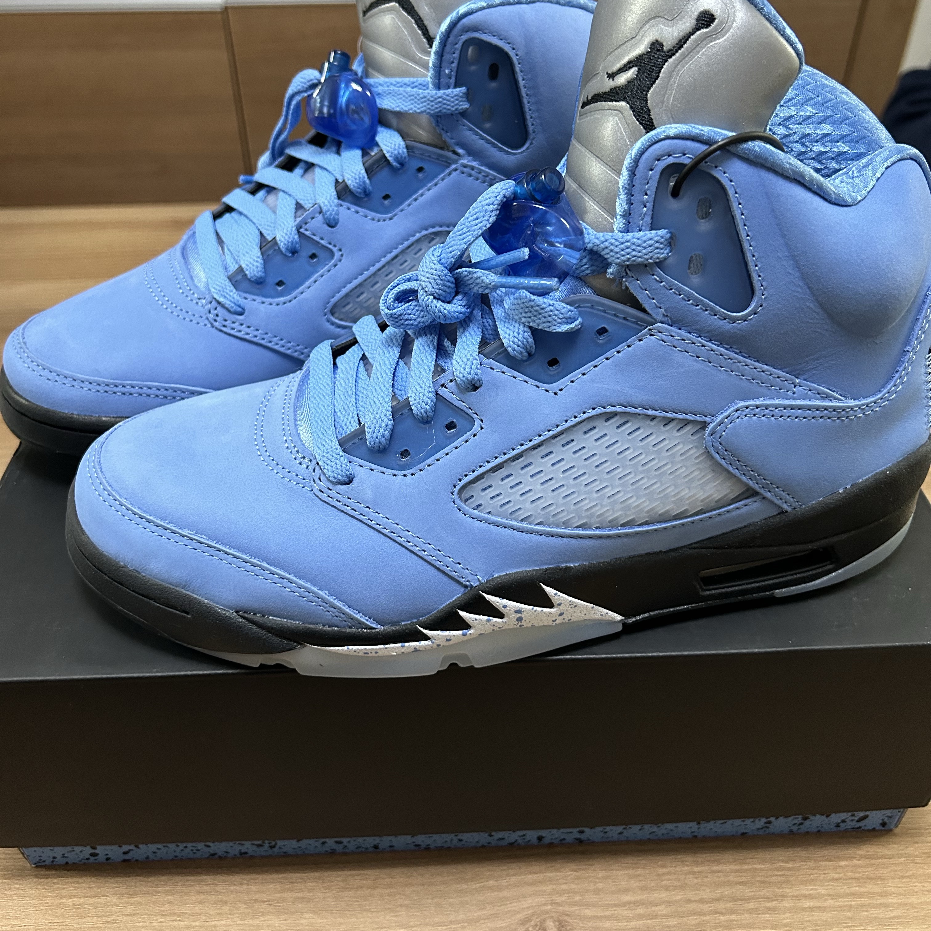 Jordan 5 Retro University Blue 착용 스타일