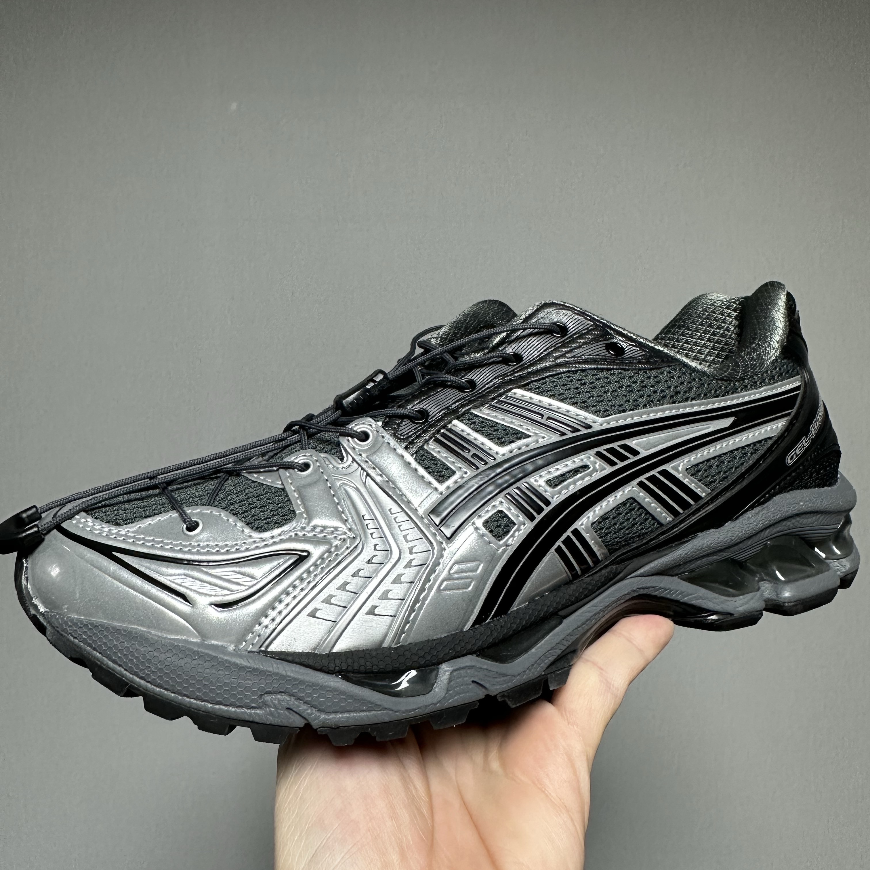 Asics x Unaffected Gel-Kayano 14 Silver Moon 착용 스타일 - 1