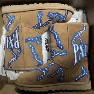 UGG x Palace Lightning Classic Short Boot Chestnut 착용 스타일