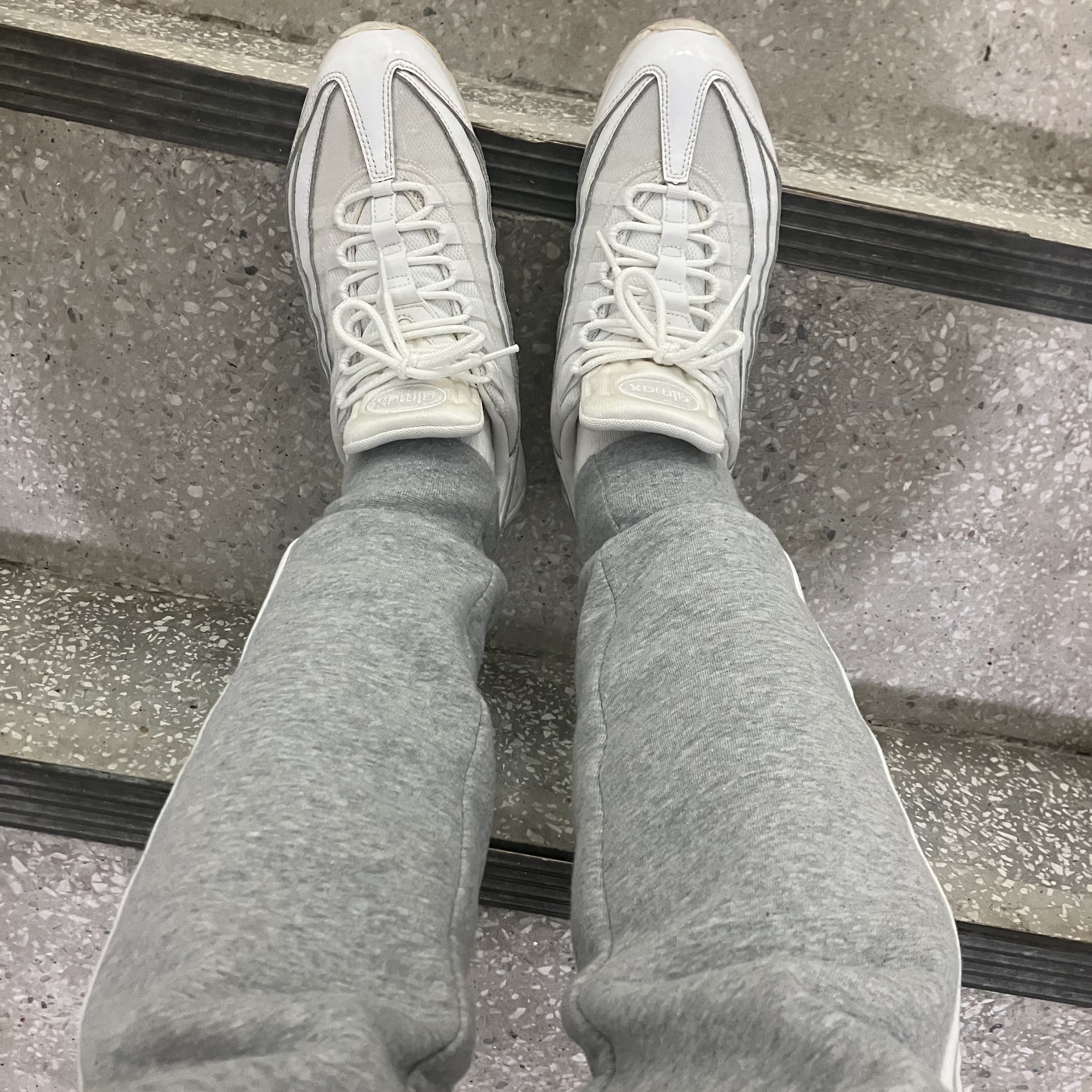 (W) Nike Air Max 95 Triple White 착용 스타일