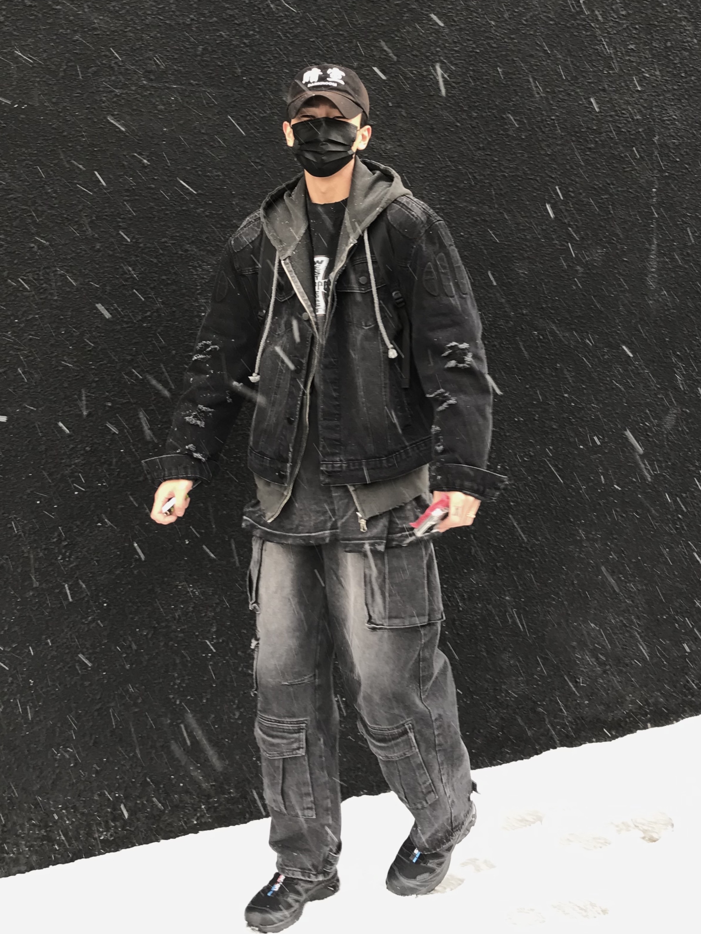 Darkr8m Studio White Logo Cap, Salomon XT-6 ADV Black 착용 스타일 - 1