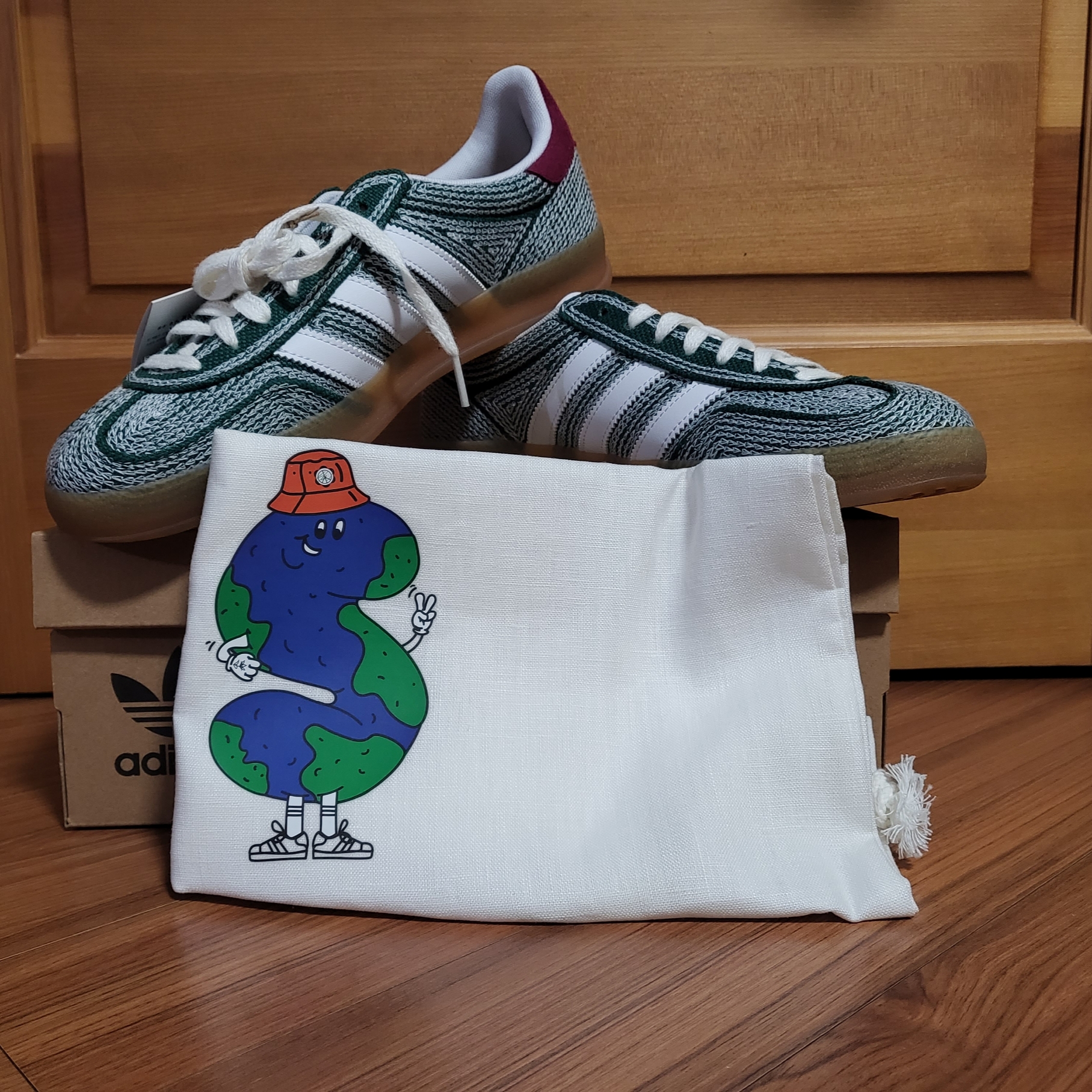 Adidas x Sean Wotherspoon Gazelle Indoor Collegiate Green Cloud White 착용 스타일