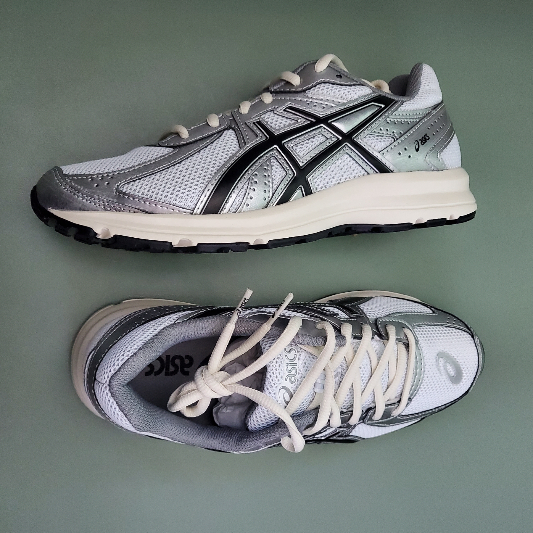 Asics Jog 100 S White Black - 2E Wide 착용 스타일
