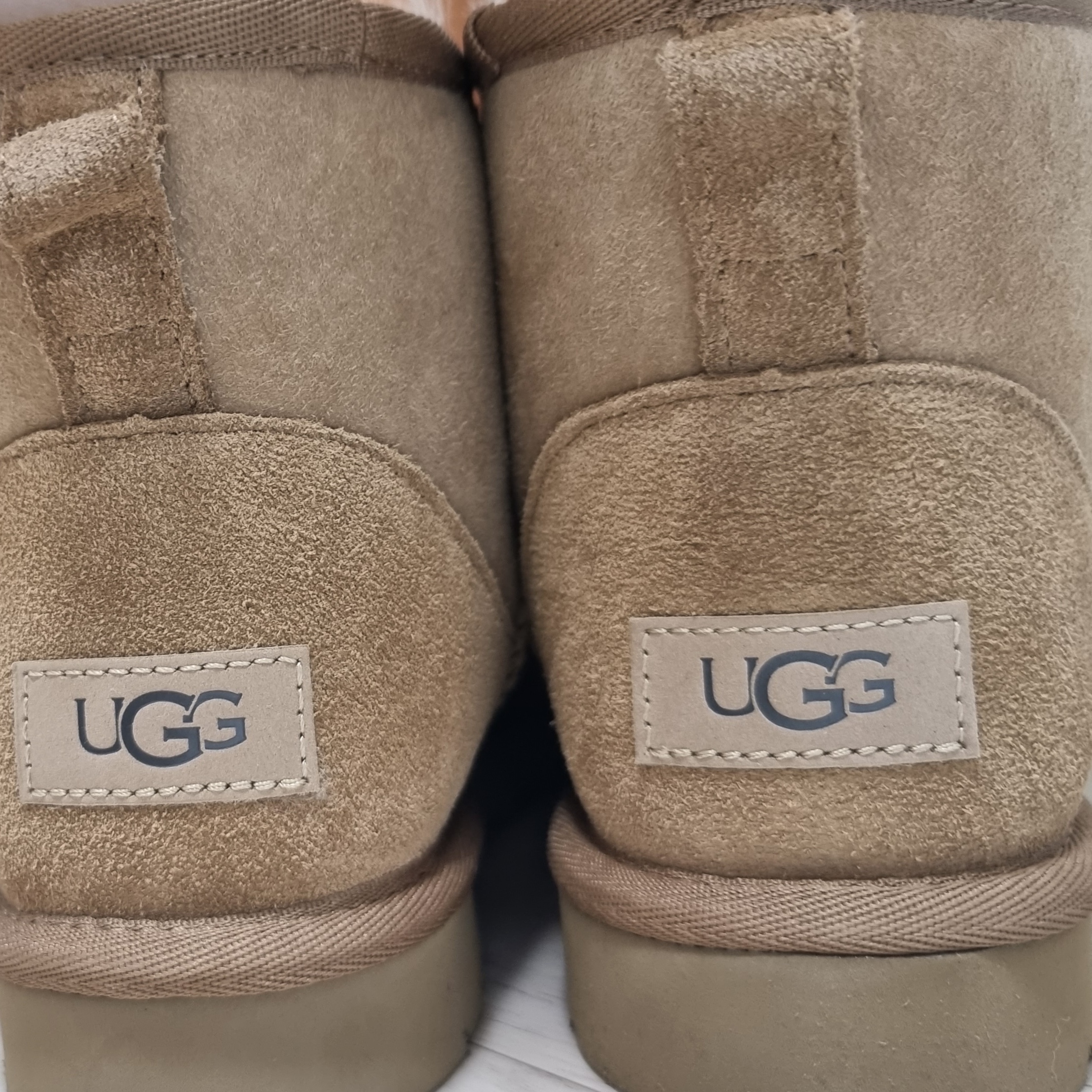 (W) UGG Classic Mini II Boots Chestnut 착용 스타일 - 2