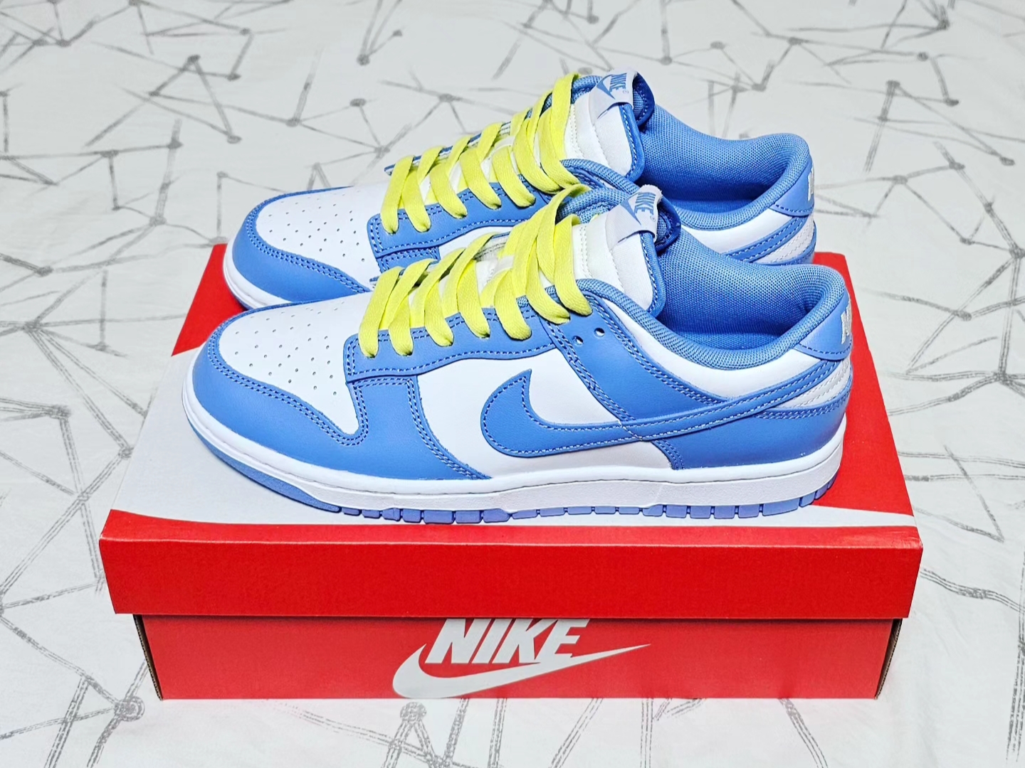 Nike Dunk Low Retro White Polar Blue 착용 스타일 - 2