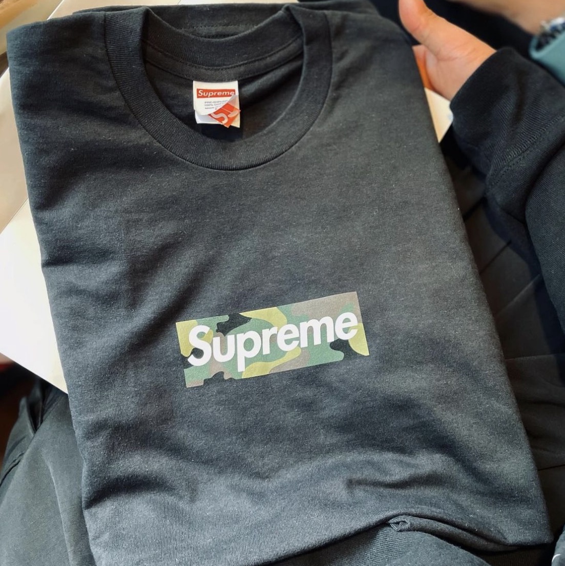 Supreme Box Logo T-Shirt Black - 23FW 착용 스타일