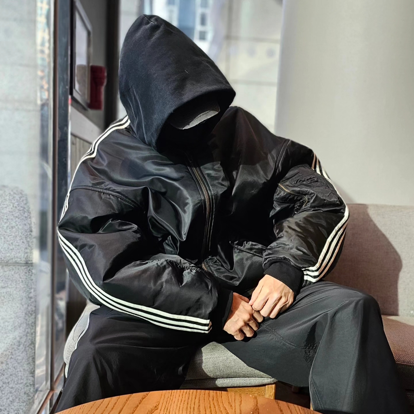 Balenciaga x Adidas Tracksuit Trousers Black, Balenciaga x Adidas Bomber Jacket Black 착용 스타일 - 1