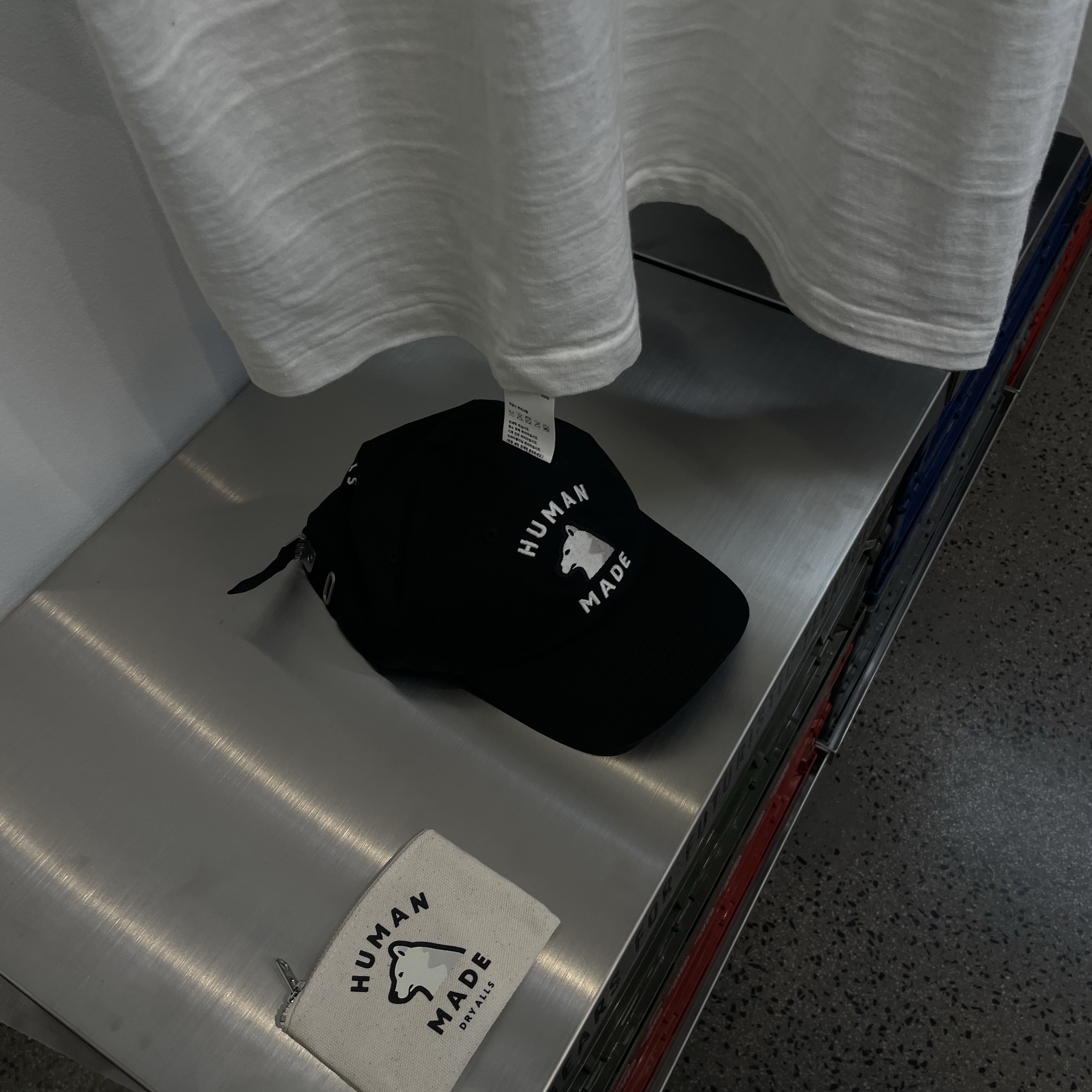 Human Made Worksout 20th Anniversary Jindo Dog 6 Panel Cap Black 착용 스타일