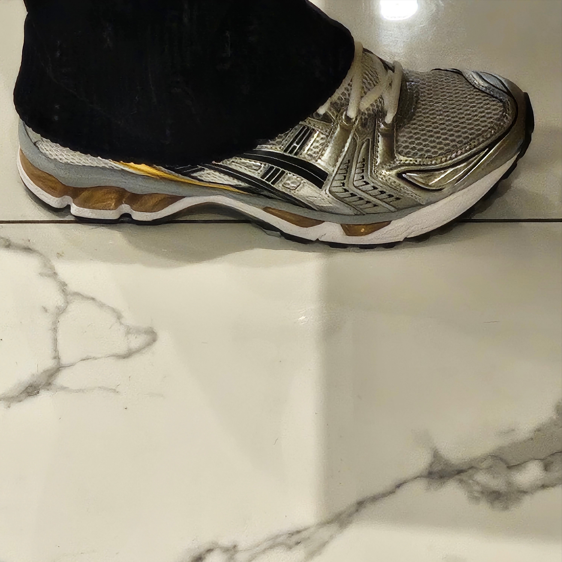 Asics Gel-Kayano 14 White Gold 착용 스타일 - 3