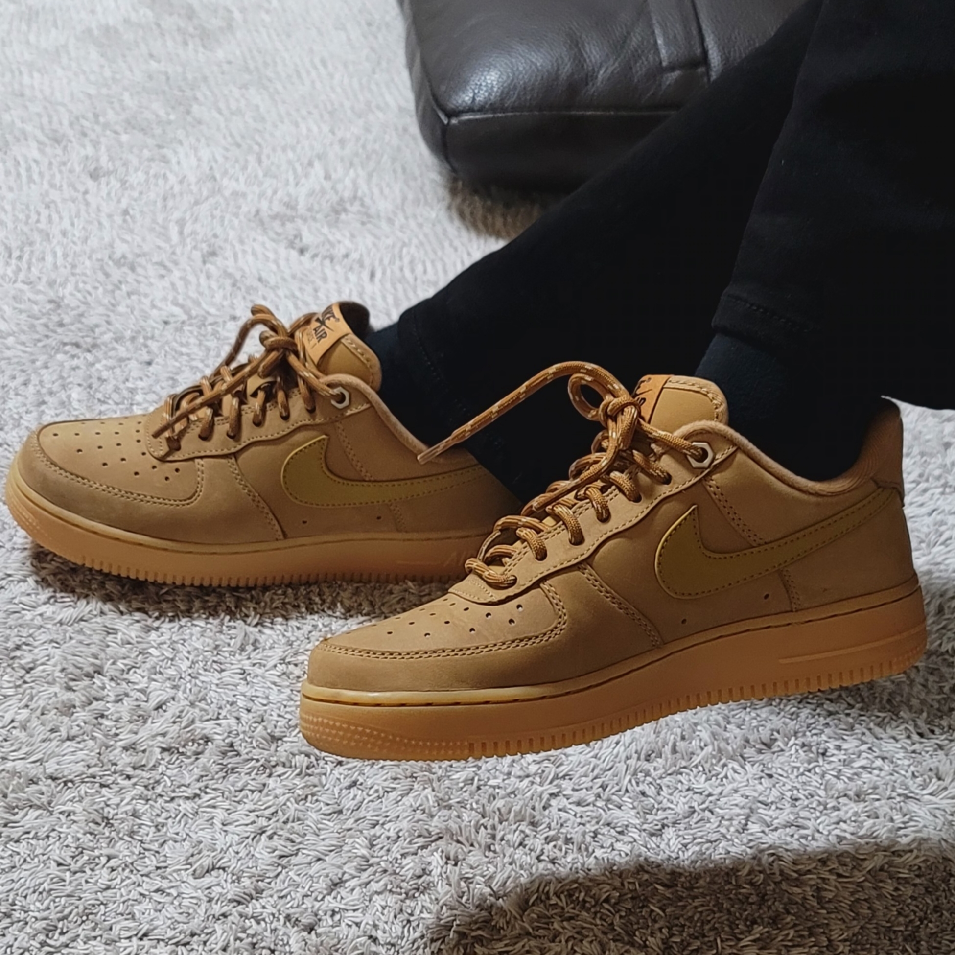 Nike Air Force 1 '07 WB Flax 착용 스타일