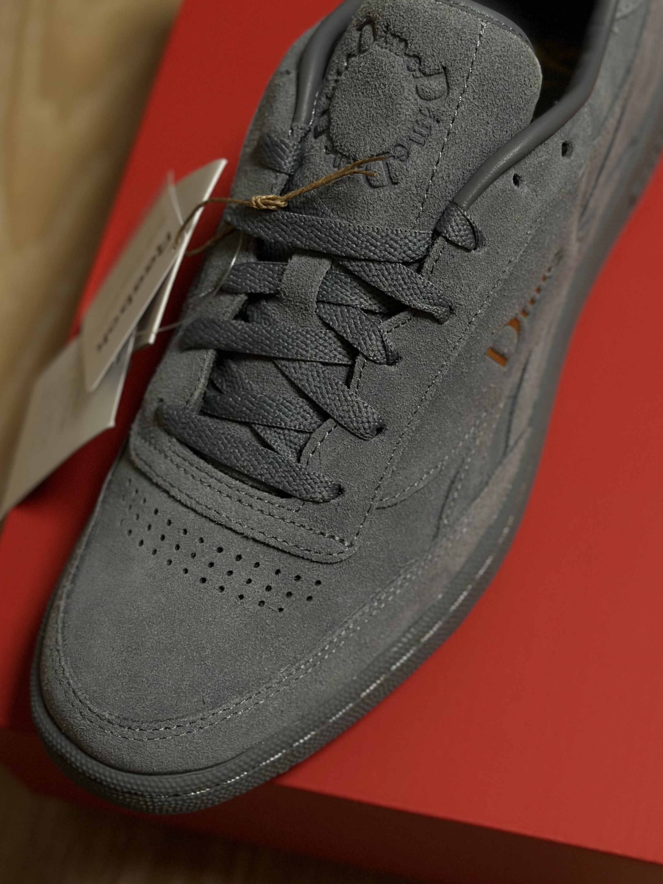 Reebok x Dime Club C Revenge Asteroid Dust 착용 스타일 - 2