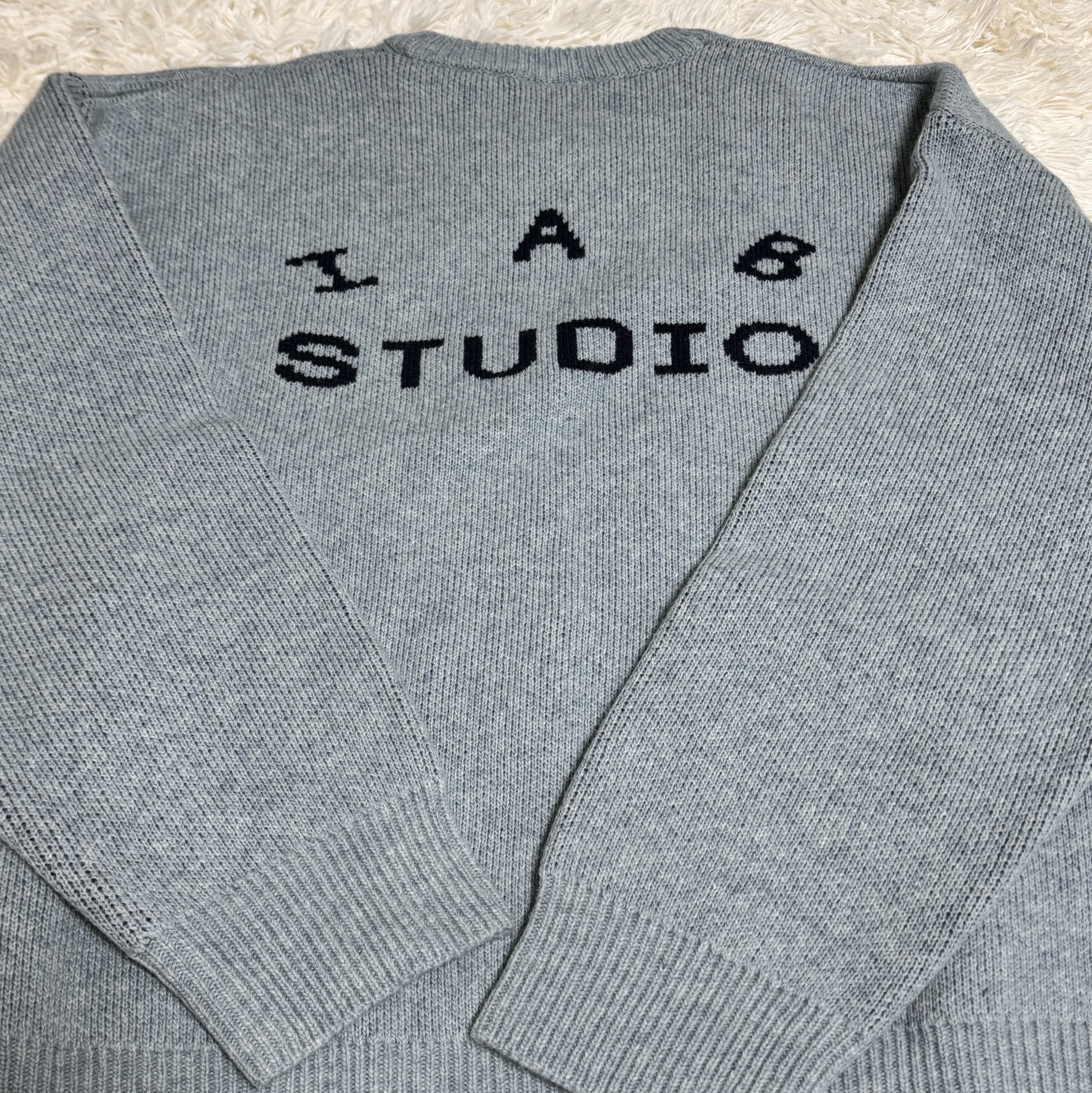 IAB Studio Knit Steel Blue 착용 스타일 - 1