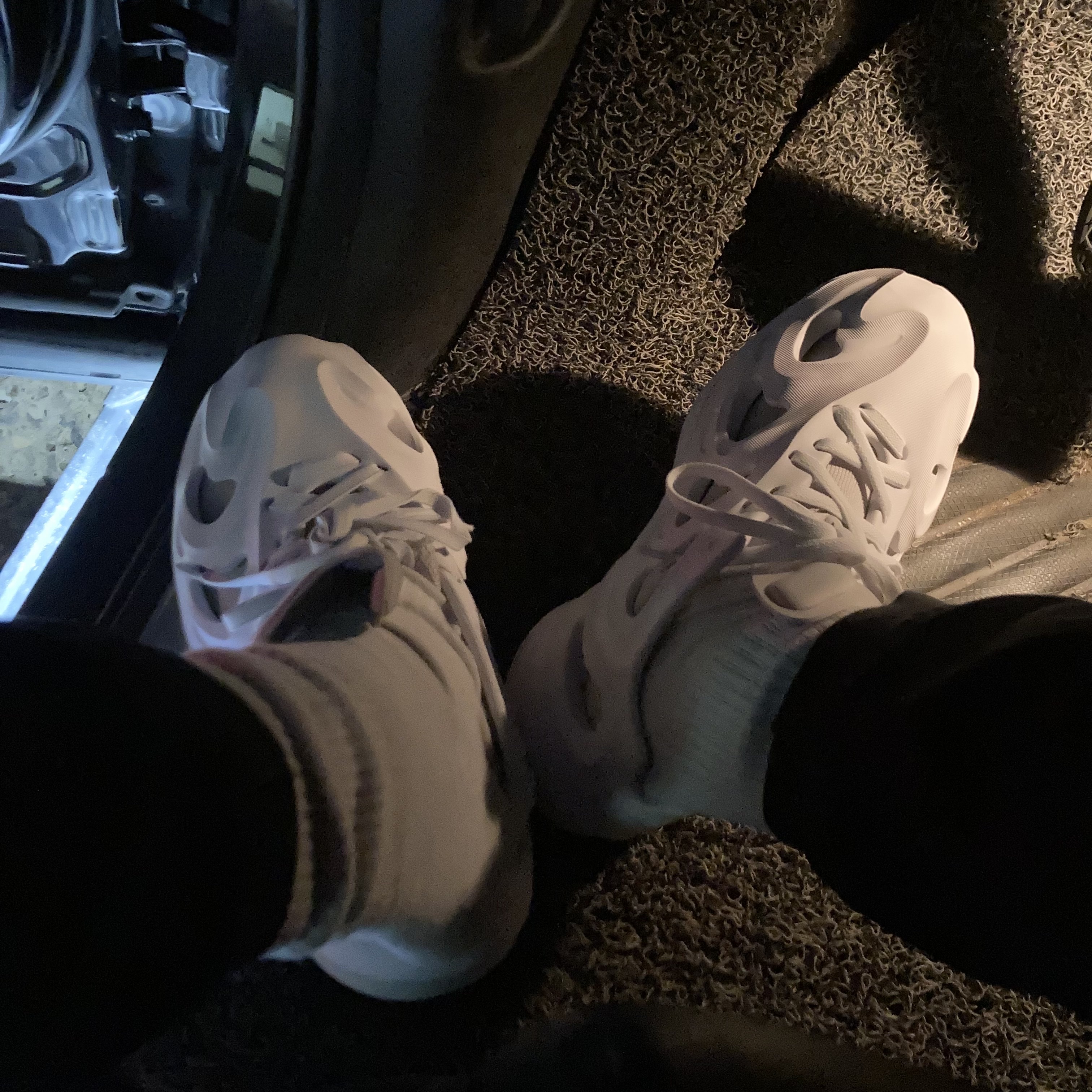 Adidas Adifom Q Cloud White Grey 착용 스타일
