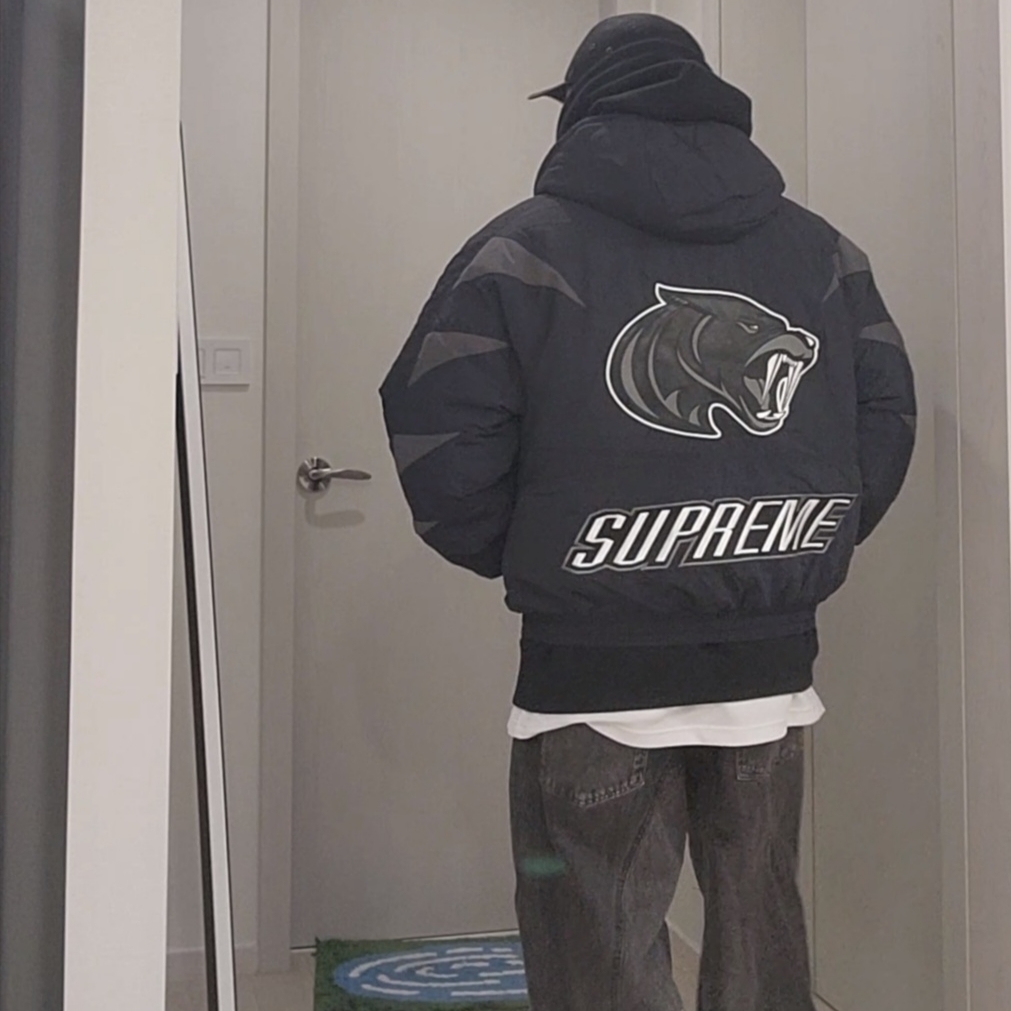 Supreme Wildcat Sideline Puffer Jacket Black - 23FW 착용 스타일 - 1
