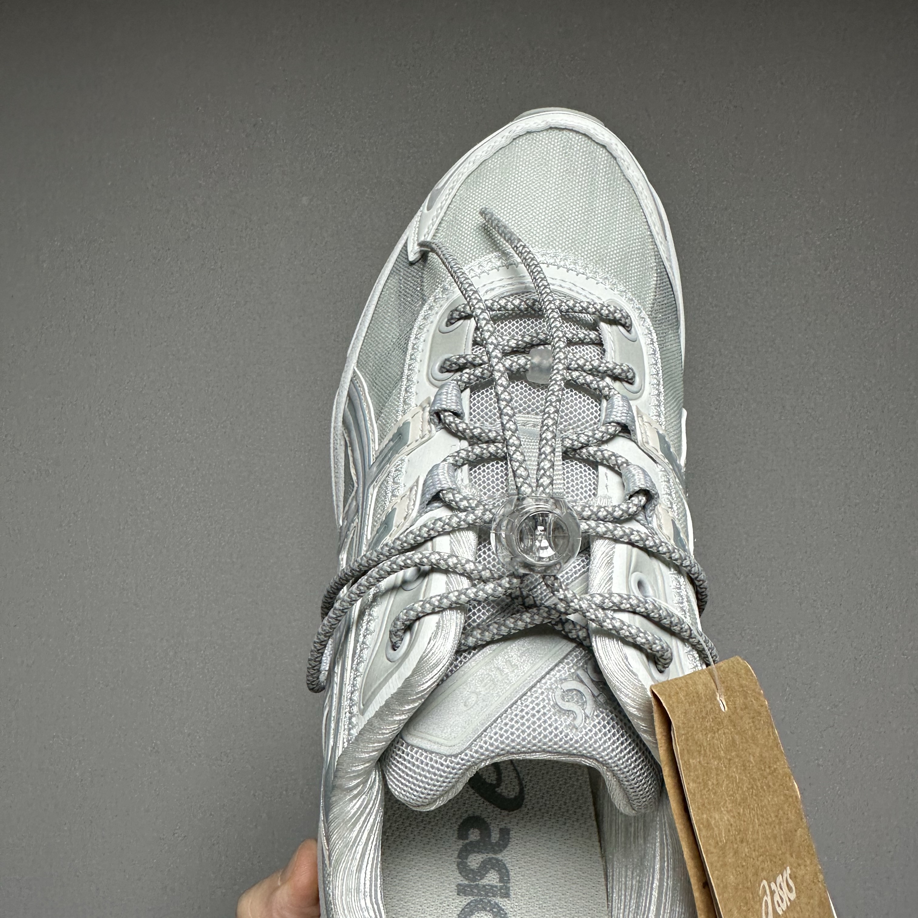 Asics x Atmos x Ojos Gel-1130 RE Glacier Grey Pure Silver 착용 스타일 - 2