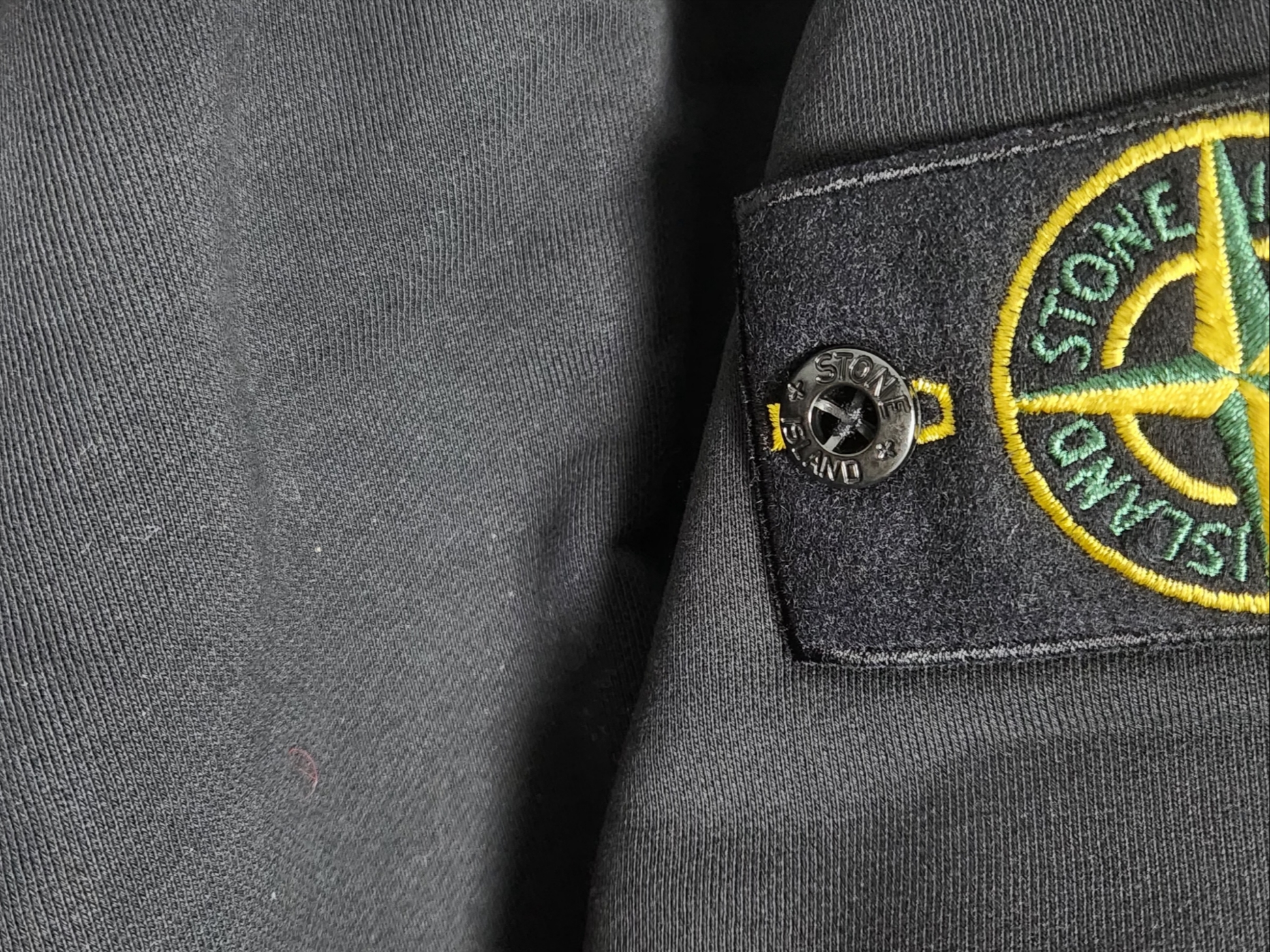 Stone Island 63051 Crewneck Sweatshirt Black - 22SS 착용 스타일