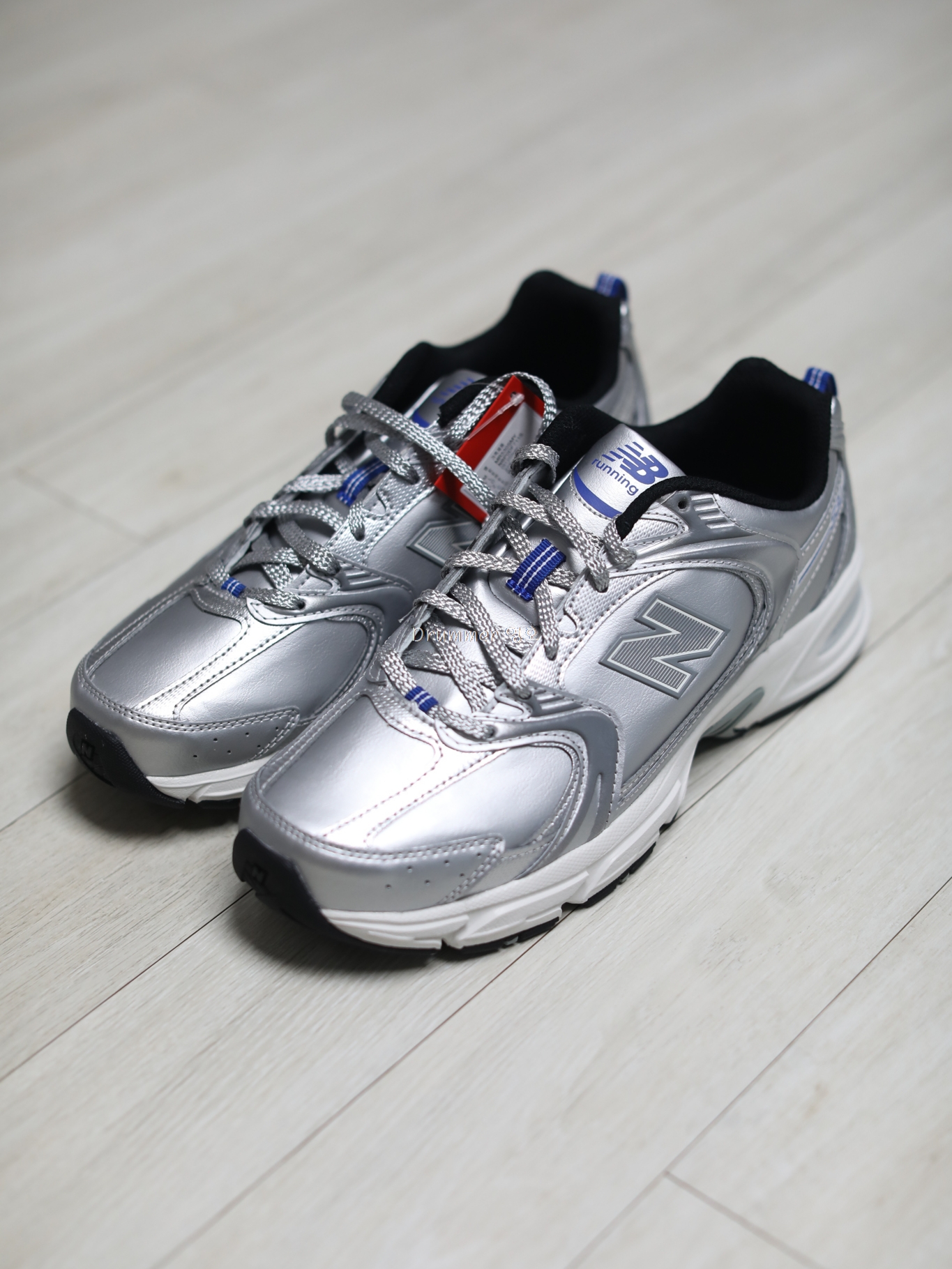 New Balance x Yeseyesee 530 Silver Royal Blue 착용 스타일