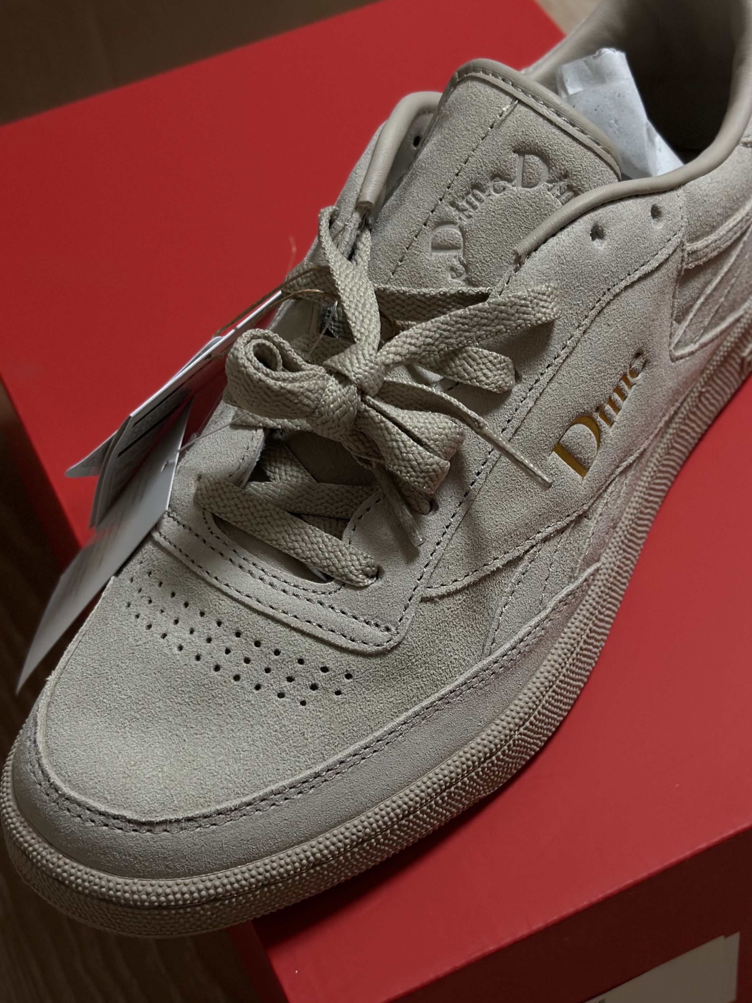 Reebok x Dime Club C Revenge Light Sand 착용 스타일 - 2