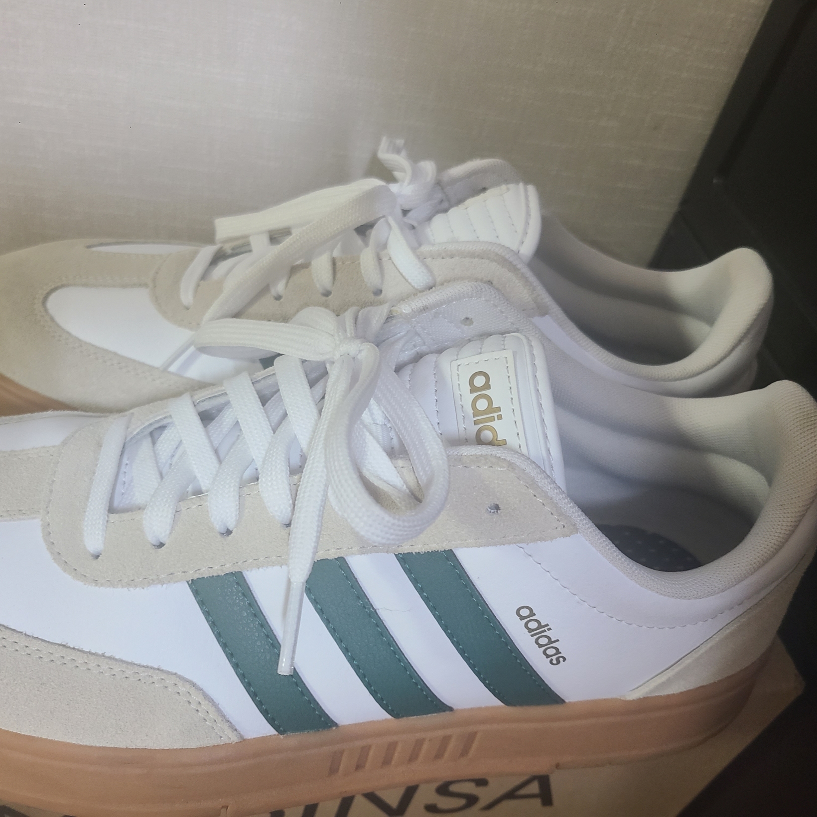 Adidas Gradas Collegiate Green 착용 스타일