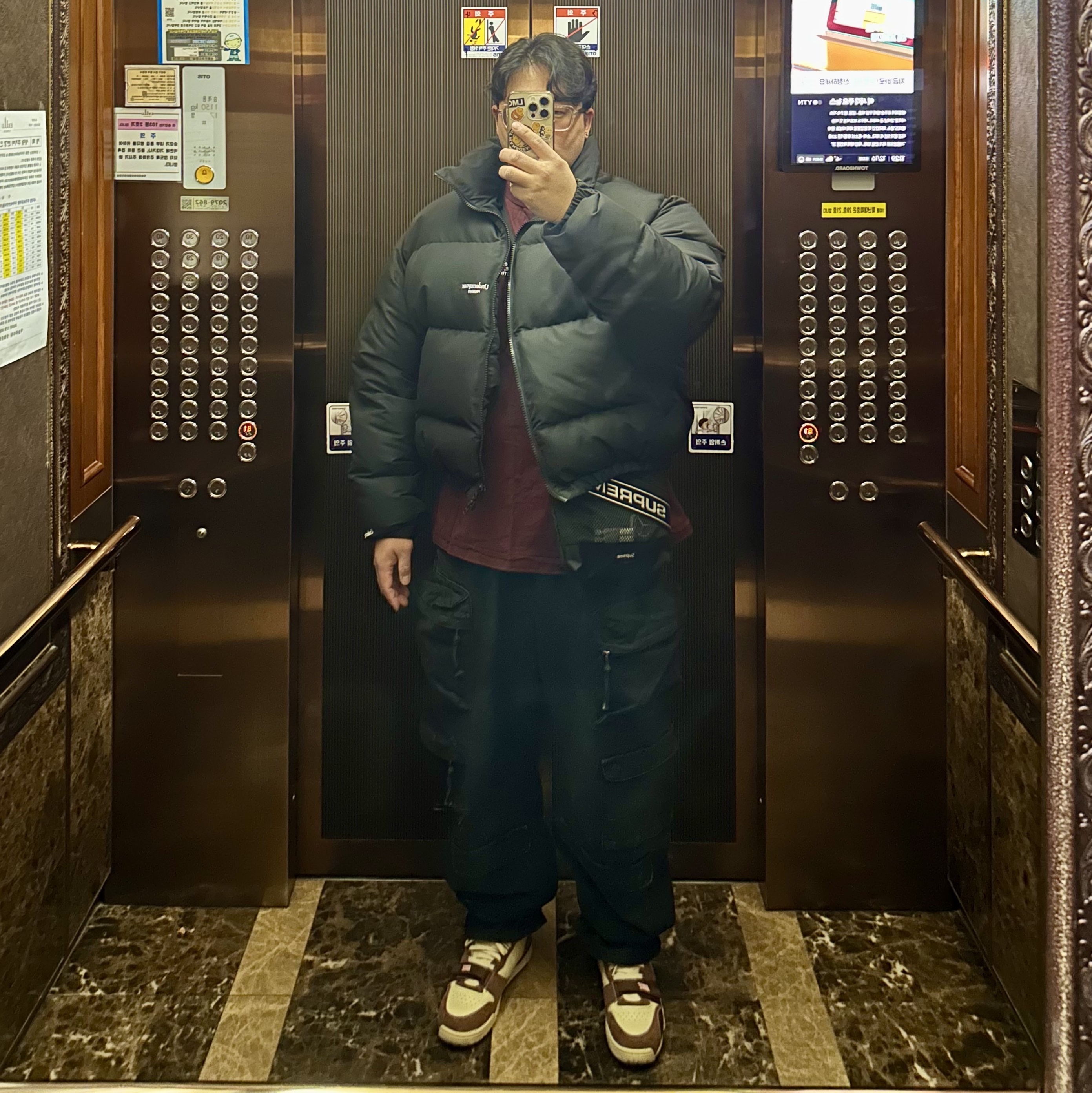 Undermycar Mu.15 Anti Fxxking Logo Play Triple Logo Crop Padding Jacket Black, Gentle Monster x Maison Margiela MM011 Clear Black Gradient 착용 스타일 - 1