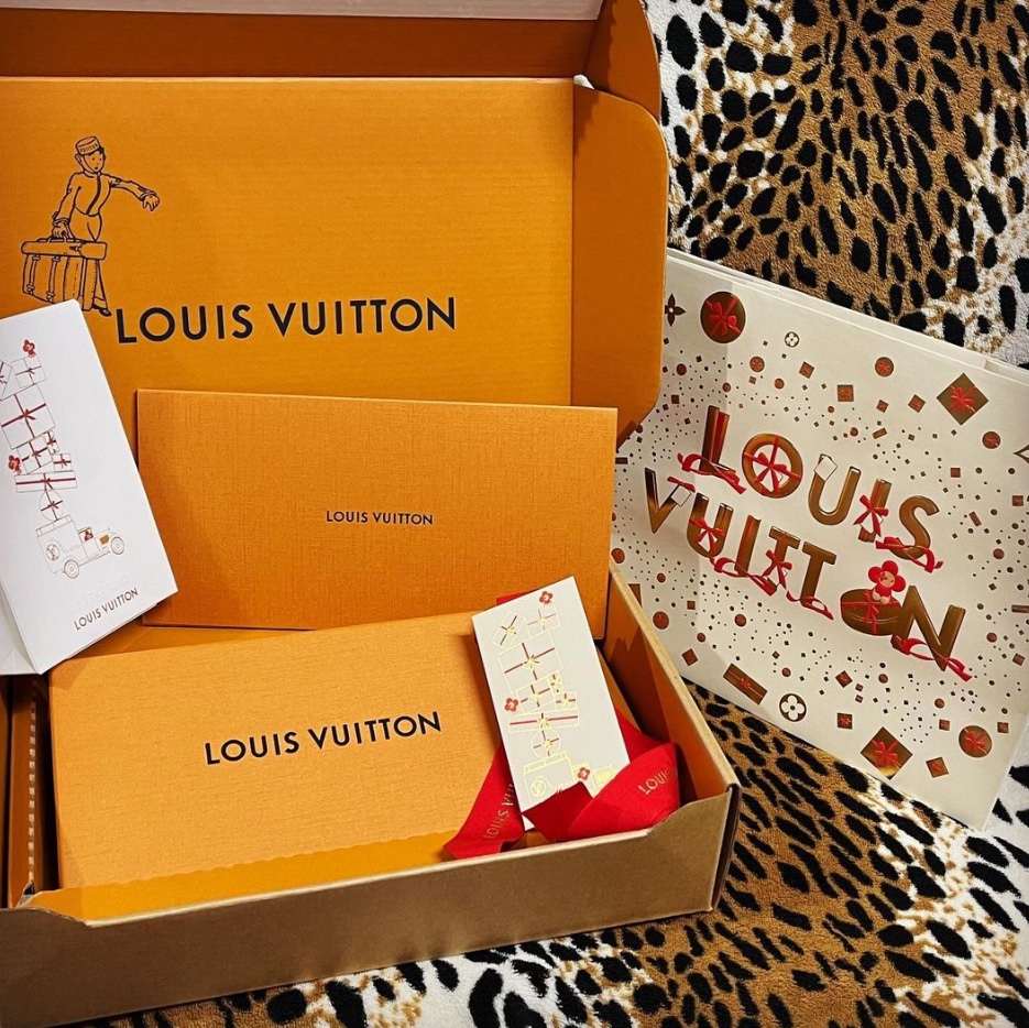 (W) Louis Vuitton Monogram Confidential Bandeau Black 착용 스타일 - 2