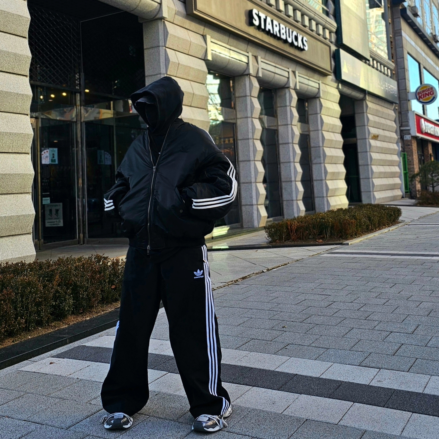 Balenciaga x Adidas Tracksuit Trousers Black, Balenciaga x Adidas Bomber Jacket Black 착용 스타일 - 2