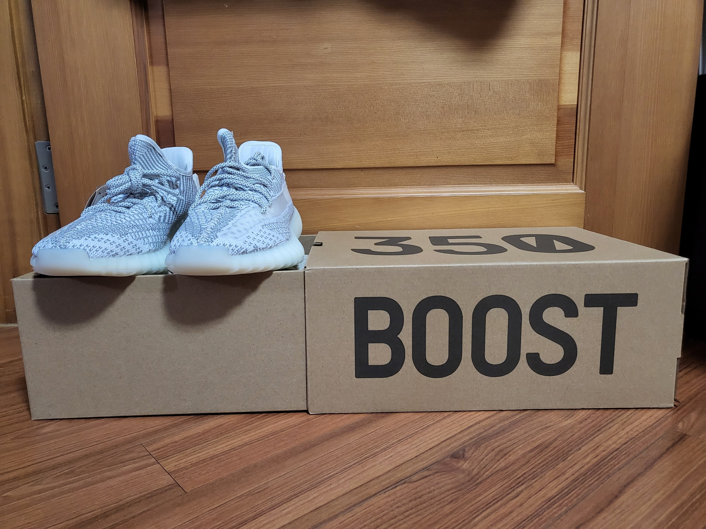 Adidas Yeezy Boost 350 V2 Static 2023 착용 스타일