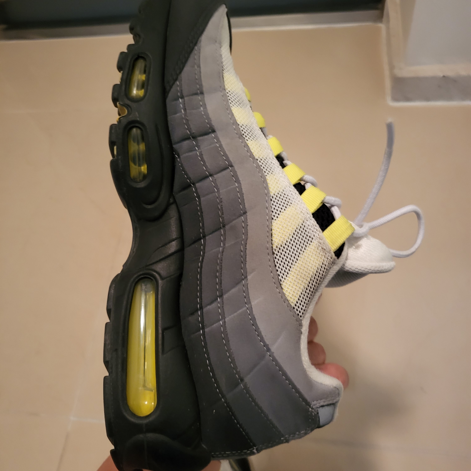 Nike Air Max 95 OG Neon Yellow 2020 착용 스타일