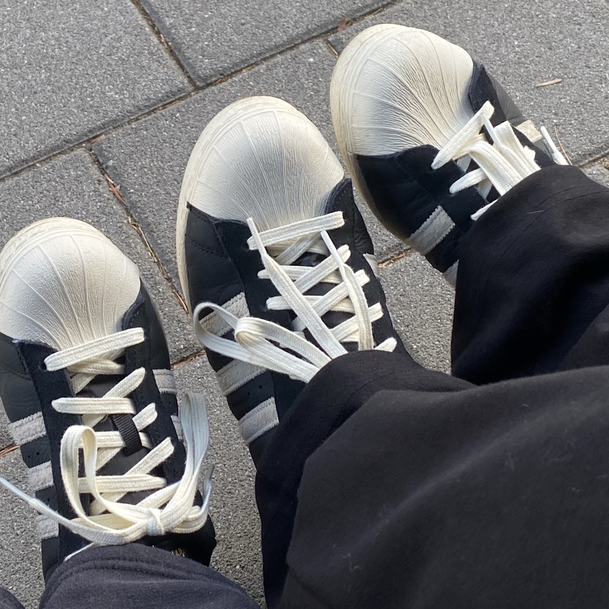 Adidas Superstar 82 Black White 착용 스타일