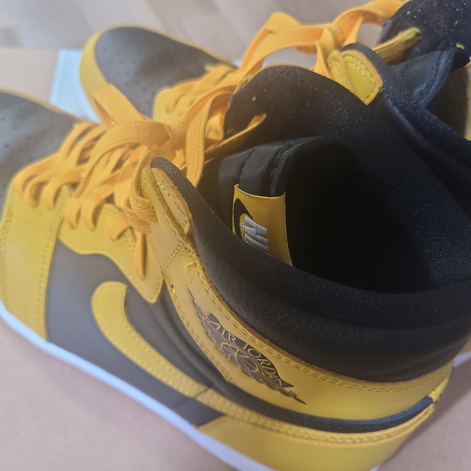 Jordan 1 Retro High OG Pollen 착용 스타일