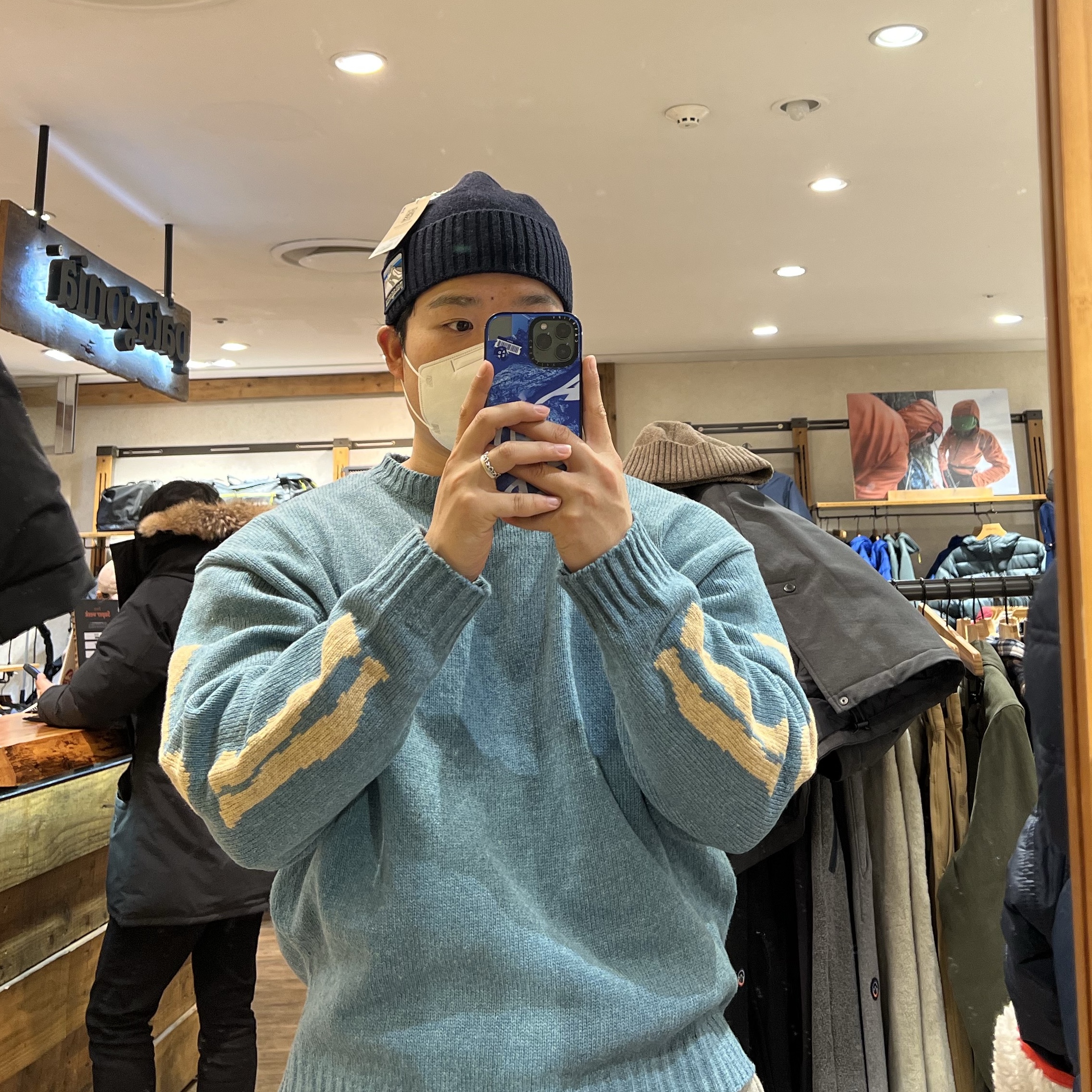 Kapital 5G Wool Bone Crewneck Sweater Saxophone 착용 스타일