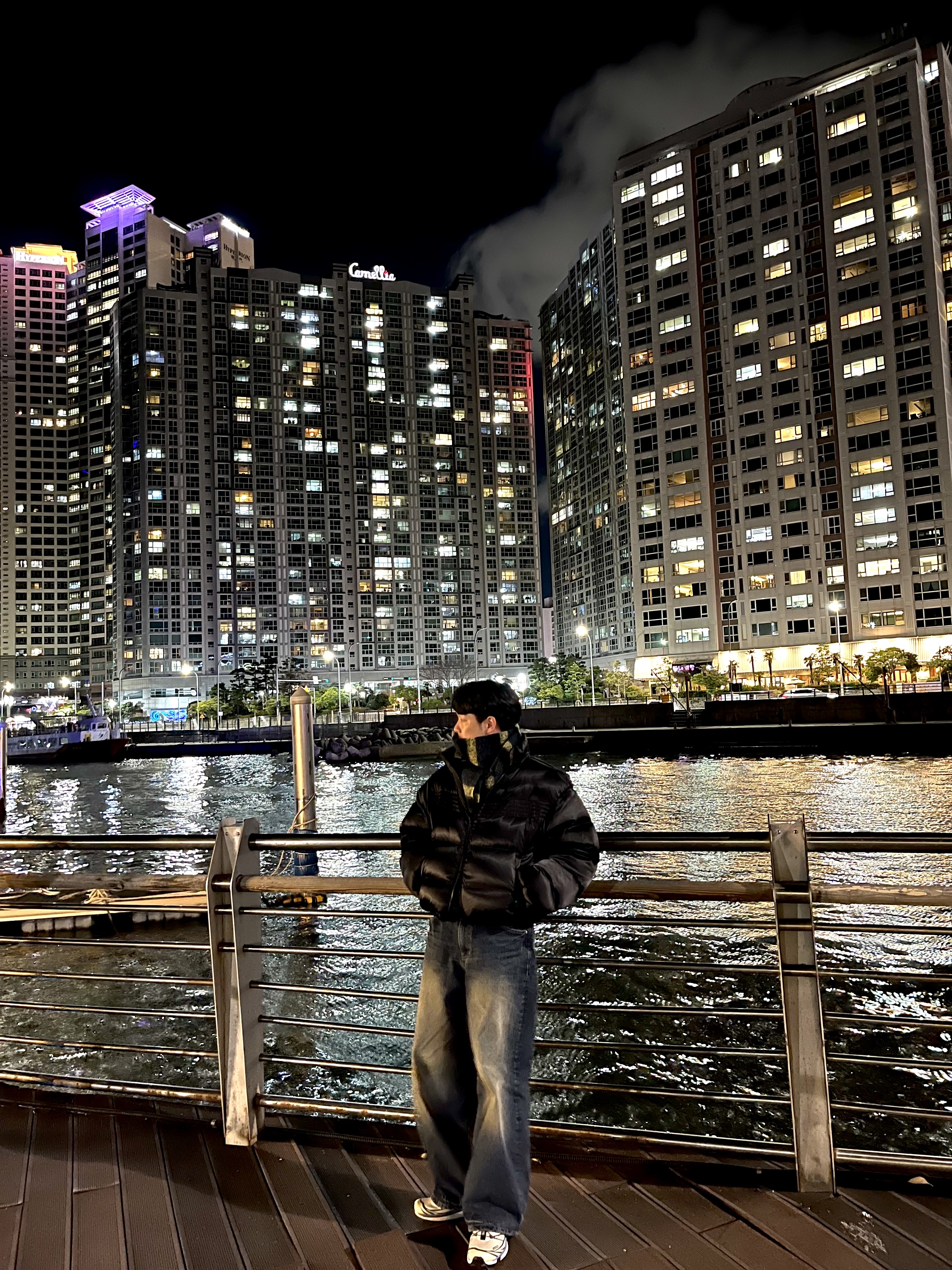 Uniqlo x JW Anderson Striped Chunky Scarf Blue, Salomon XT-6 Mindful 2 Moth Vanilla 착용 스타일