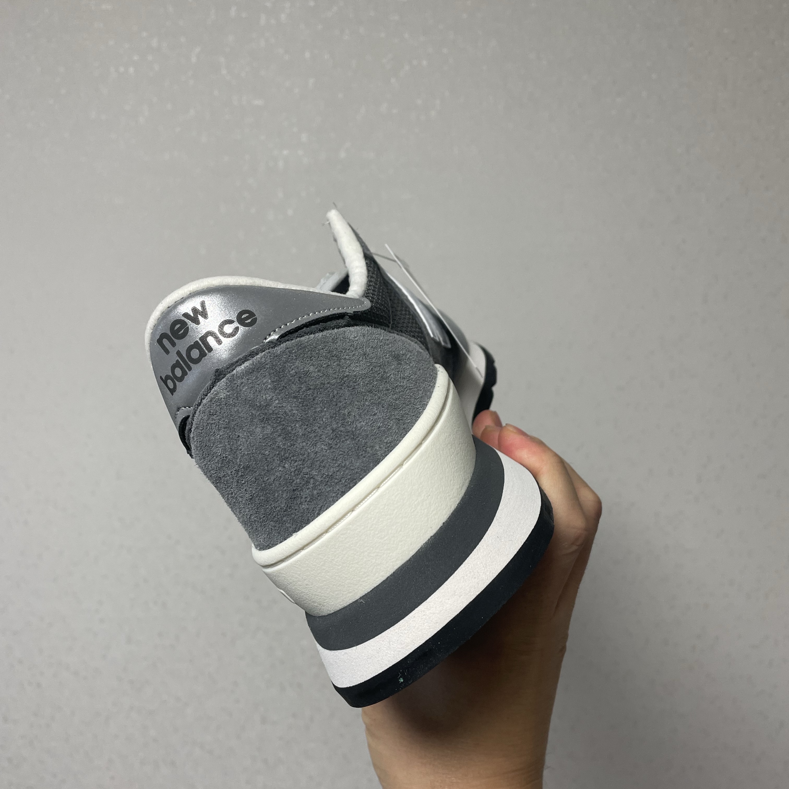 New Balance 990v1 Made in USA Grey White 착용 스타일 - 4