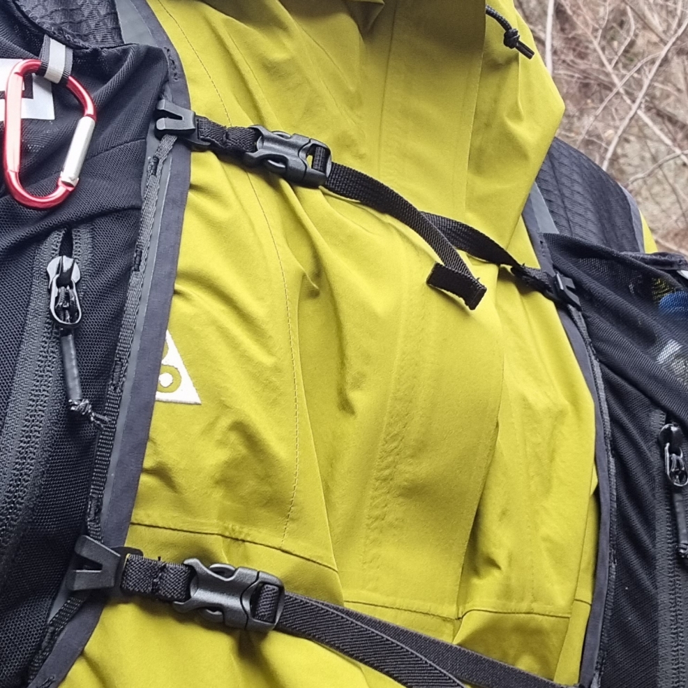 Nike ACG Storm-Fit ADV Cascade Rains Full Zip Jacket Moss - Asia 착용 스타일 - 3