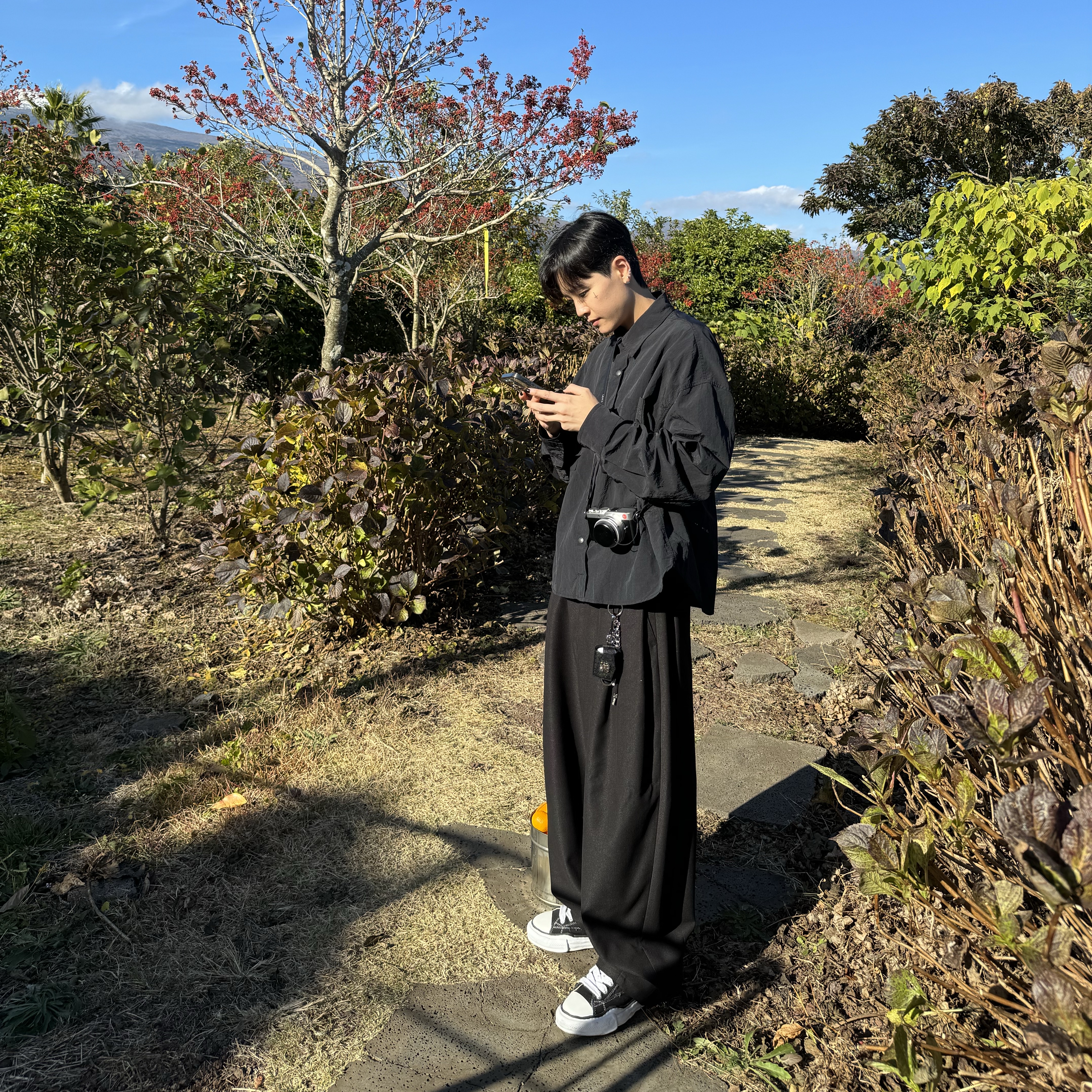 Maison Mihara Yasuhiro Peterson OG Sole Canvas Low Sneakers Black, Leica D-Lux 7 Silver Anodized (Korean Ver.) 착용 스타일 - 1