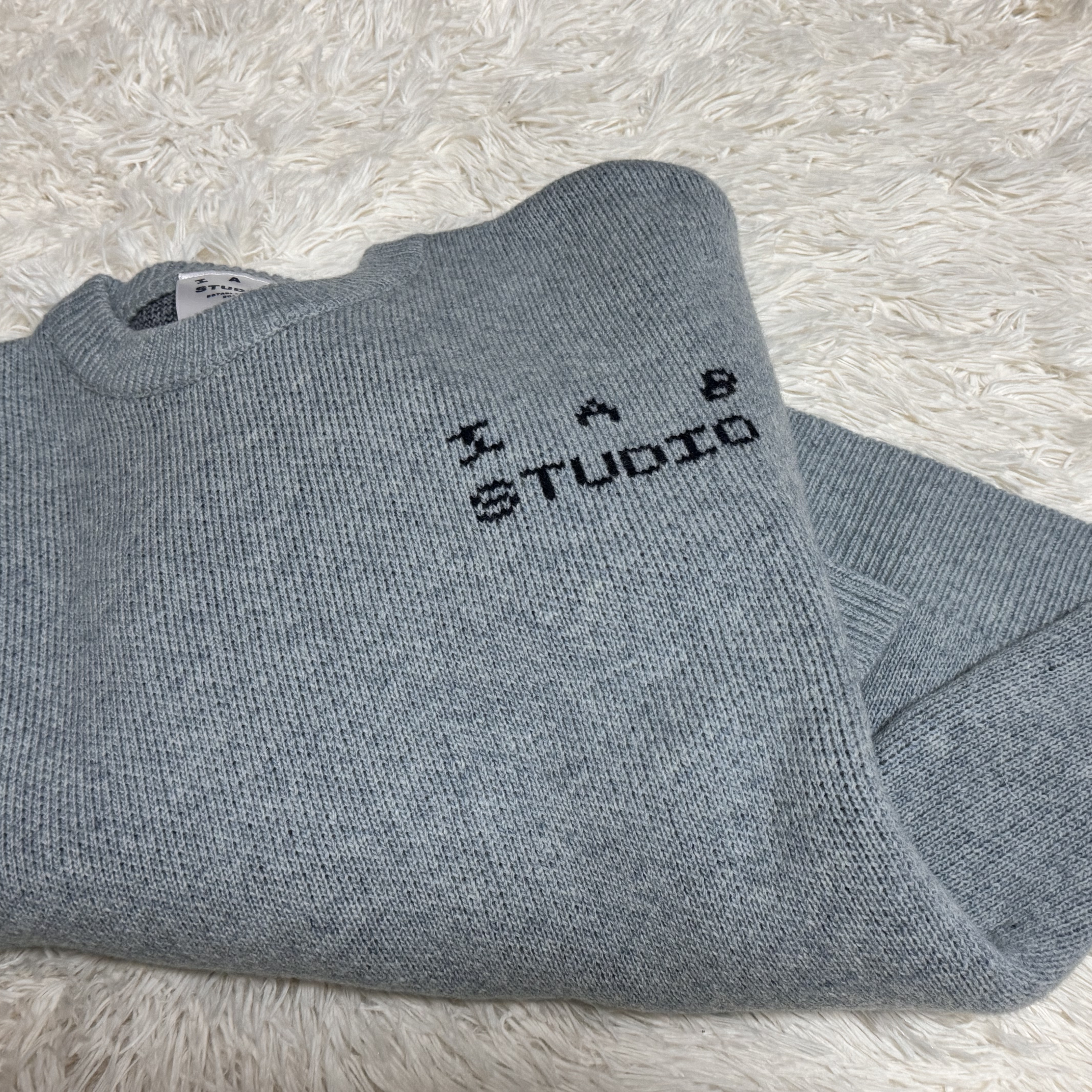 IAB Studio Knit Steel Blue 착용 스타일 - 2